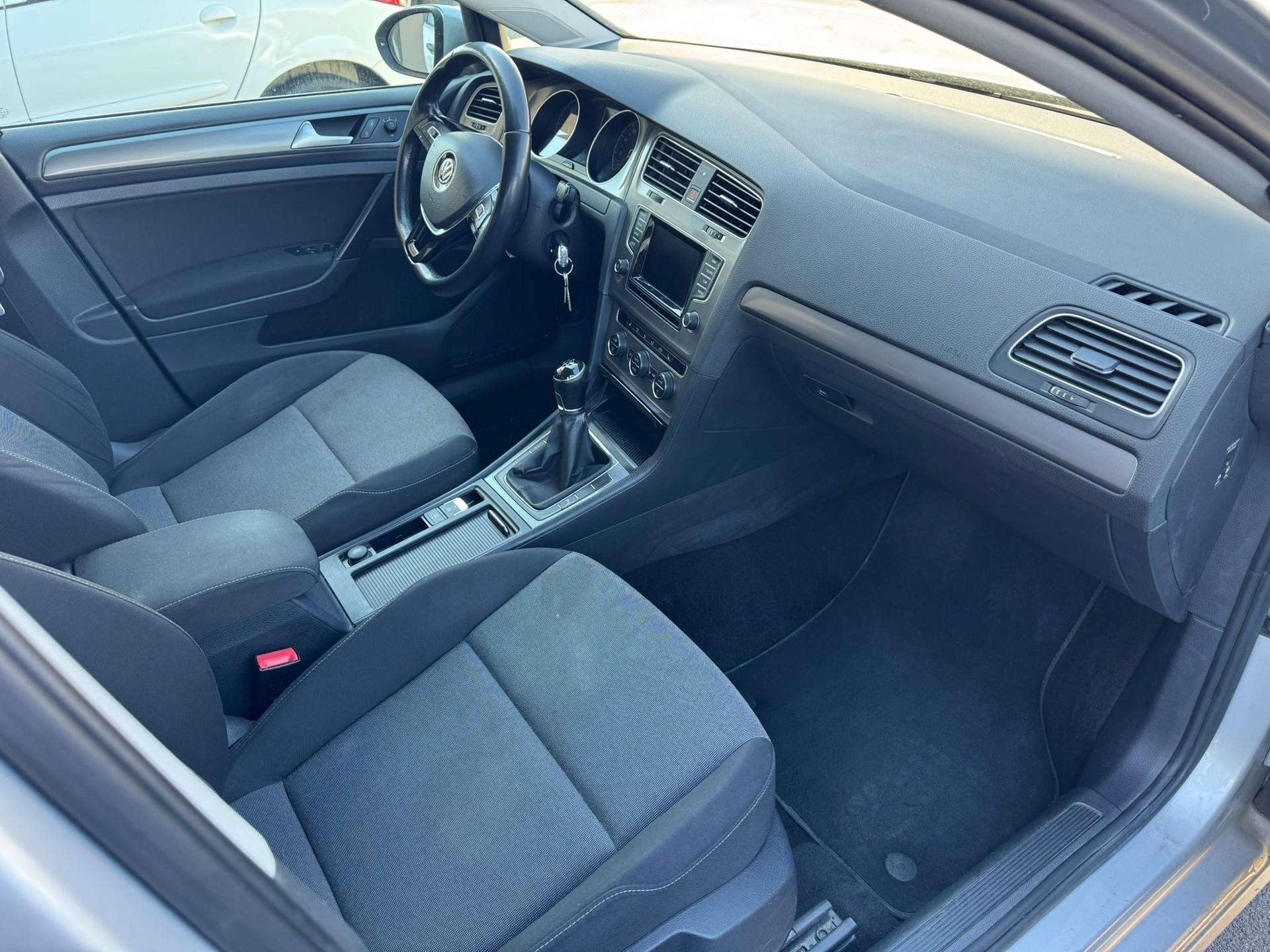 VW Golf 1.6 TDI Comfortline-image-8