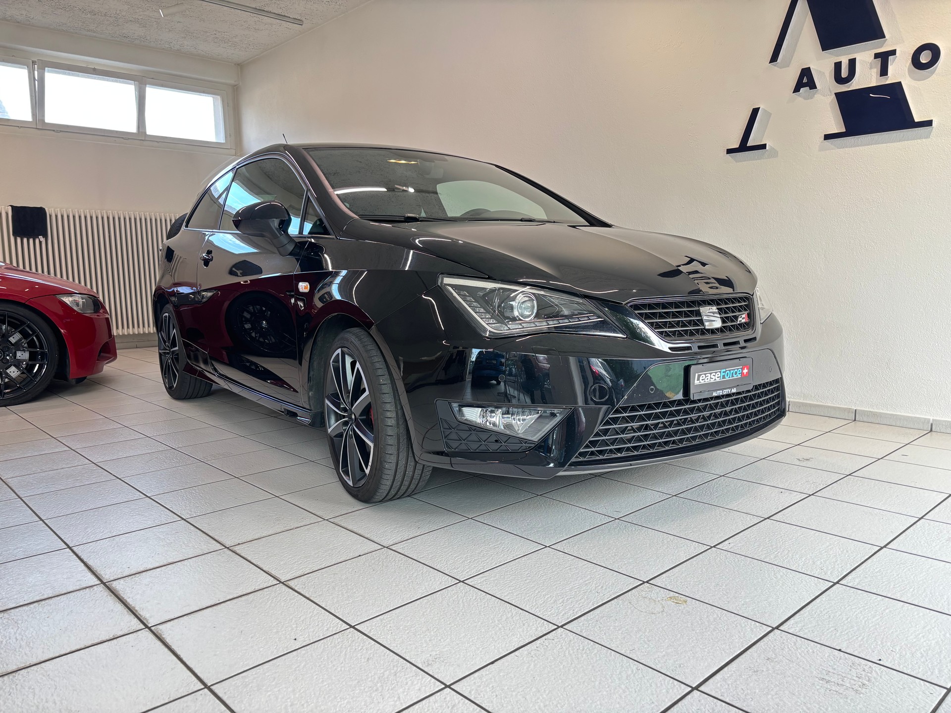 SEAT Ibiza SC 1.8 TSI Cupra-image-0