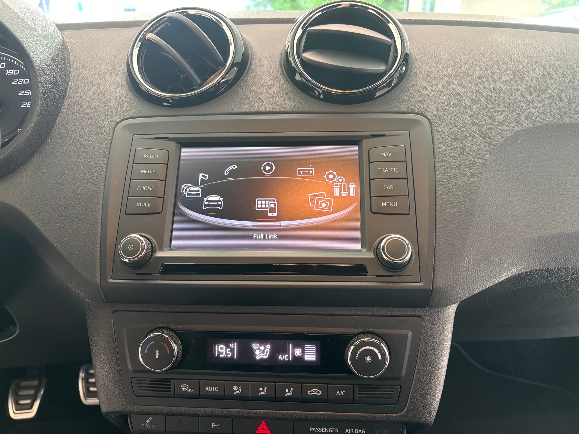 SEAT Ibiza SC 1.8 TSI Cupra-image-15