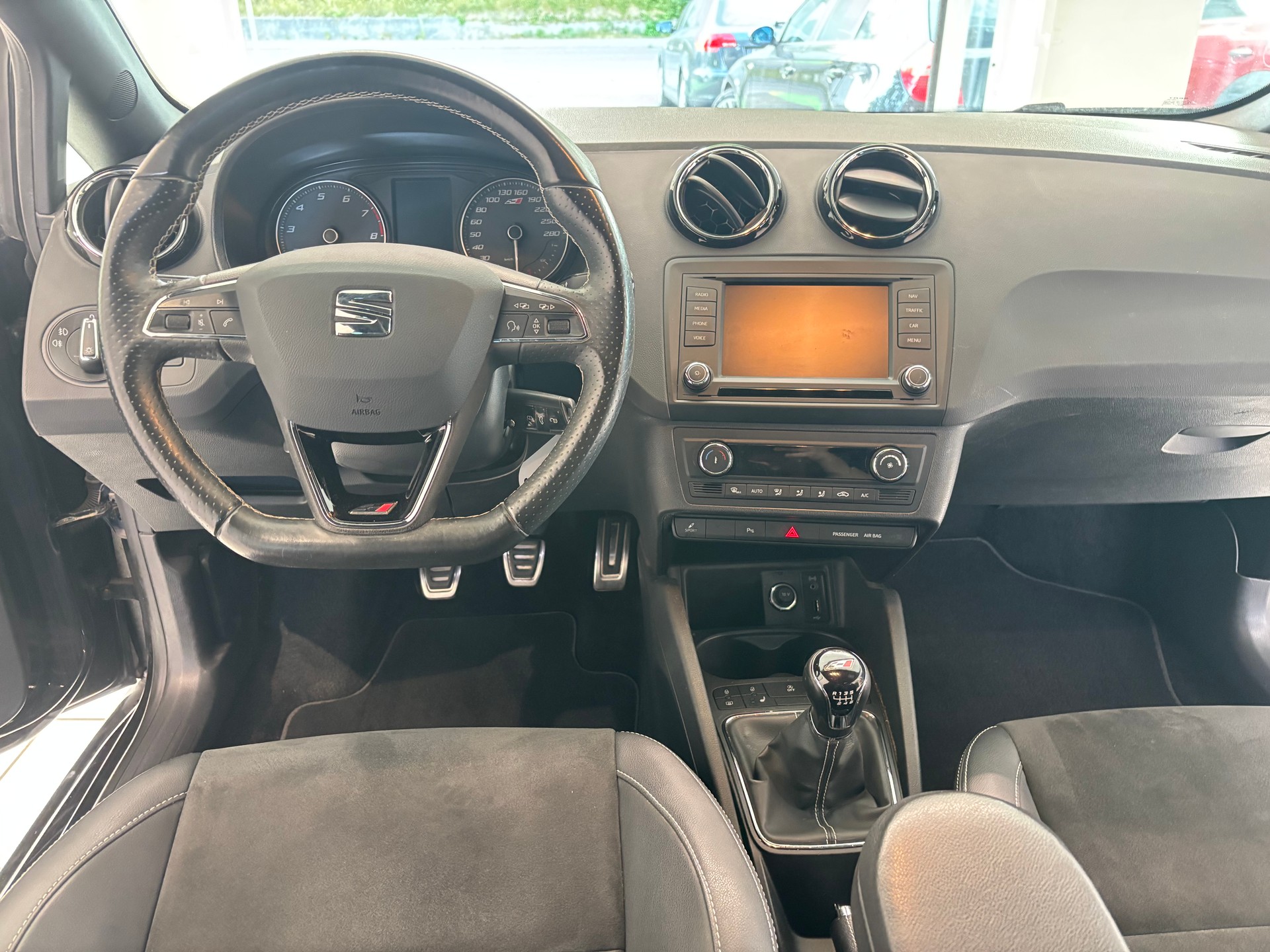 SEAT Ibiza SC 1.8 TSI Cupra-image-7