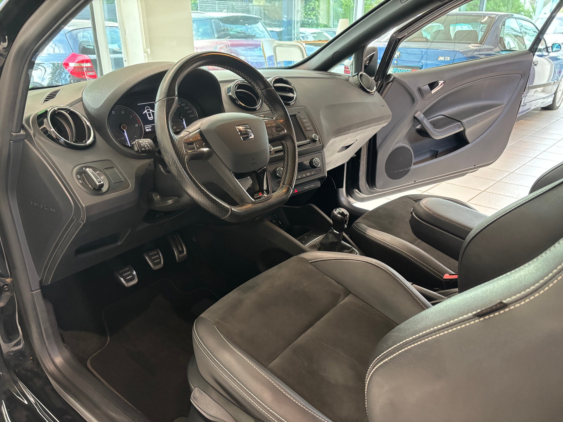 SEAT Ibiza SC 1.8 TSI Cupra-image-9