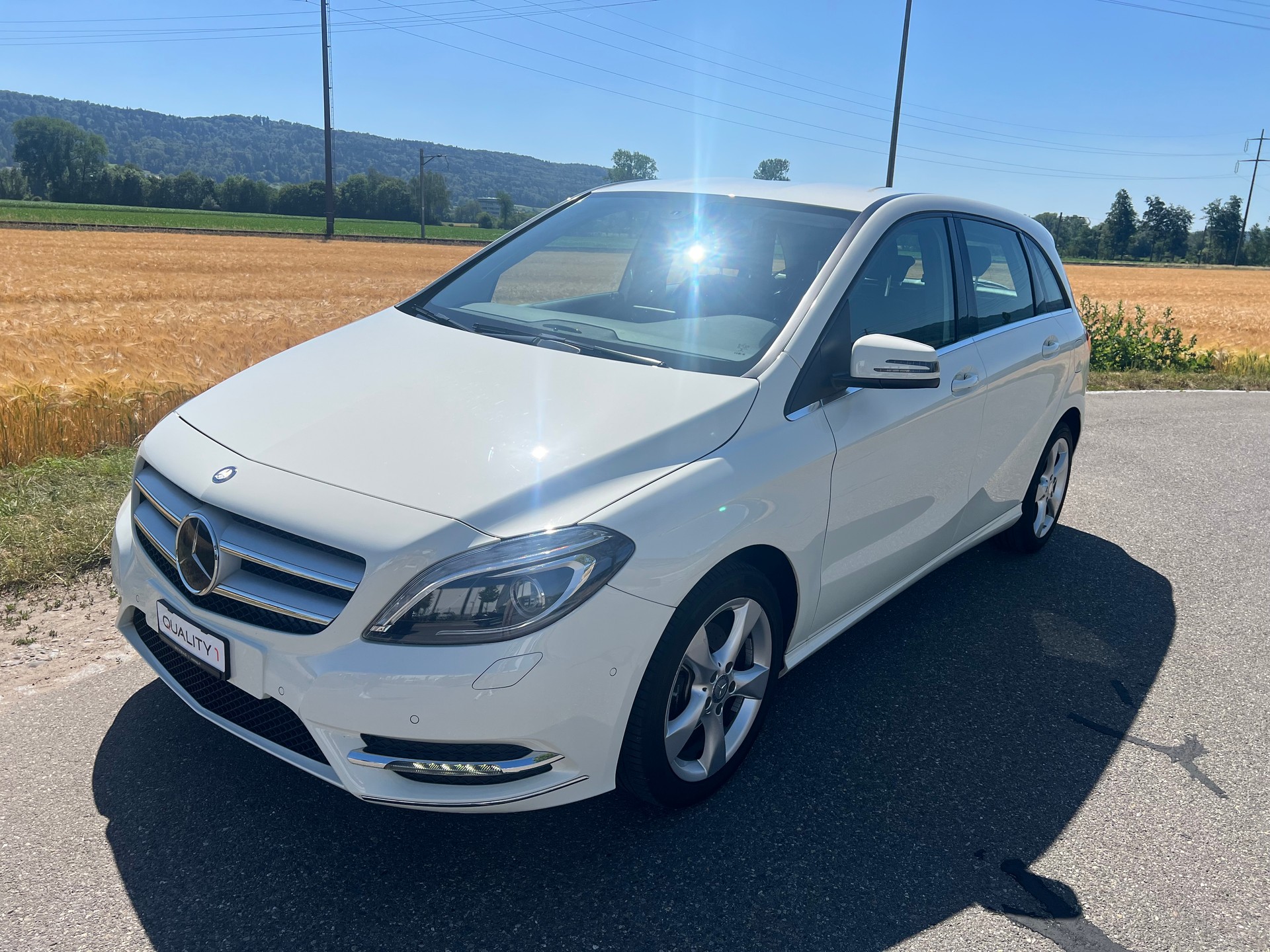 MERCEDES-BENZ B 200 7G-DCT-showroom-element-1