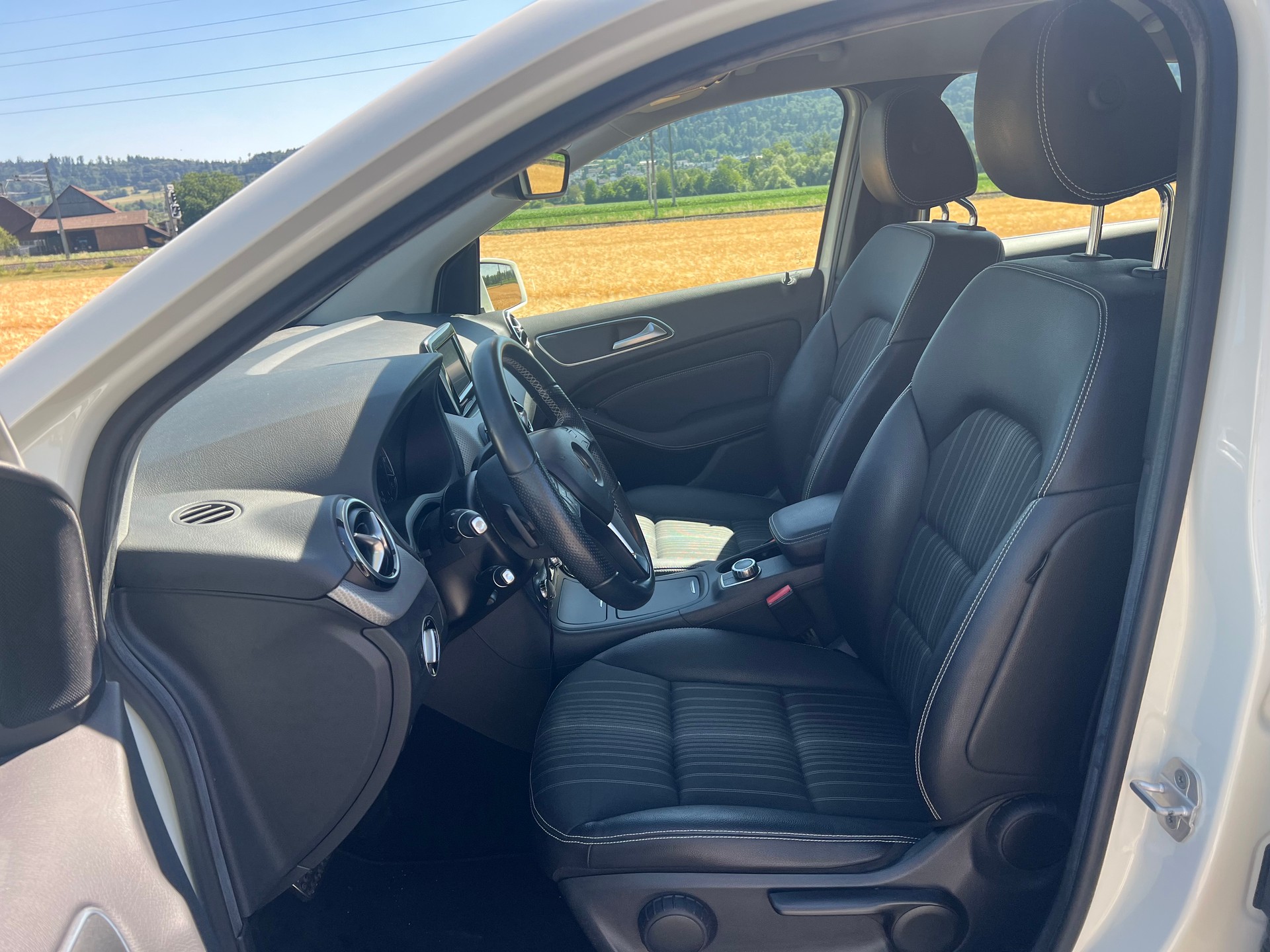 MERCEDES-BENZ B 200 7G-DCT-image-23