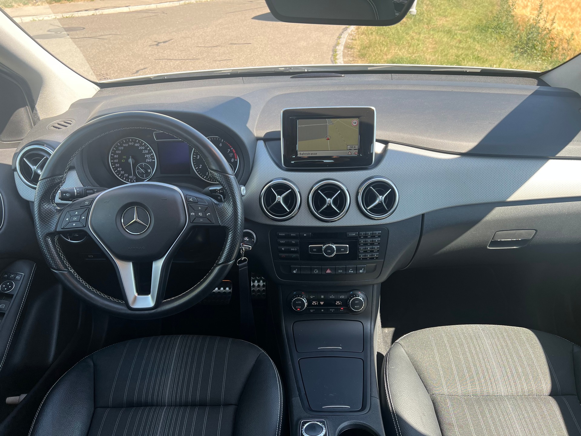 MERCEDES-BENZ B 200 7G-DCT-image-17