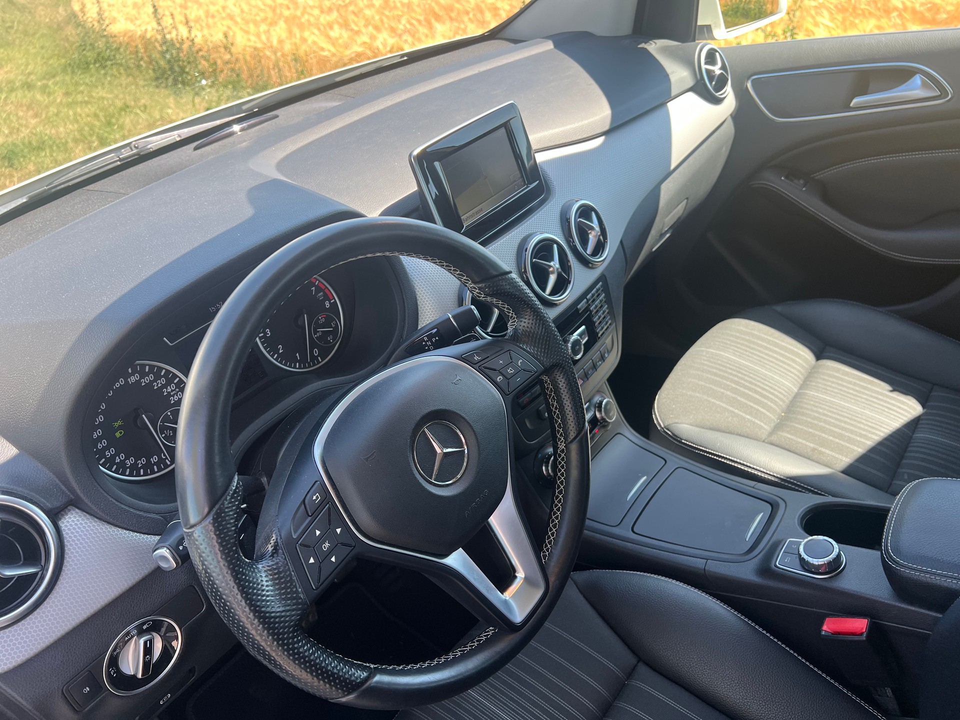 MERCEDES-BENZ B 200 7G-DCT-image-20