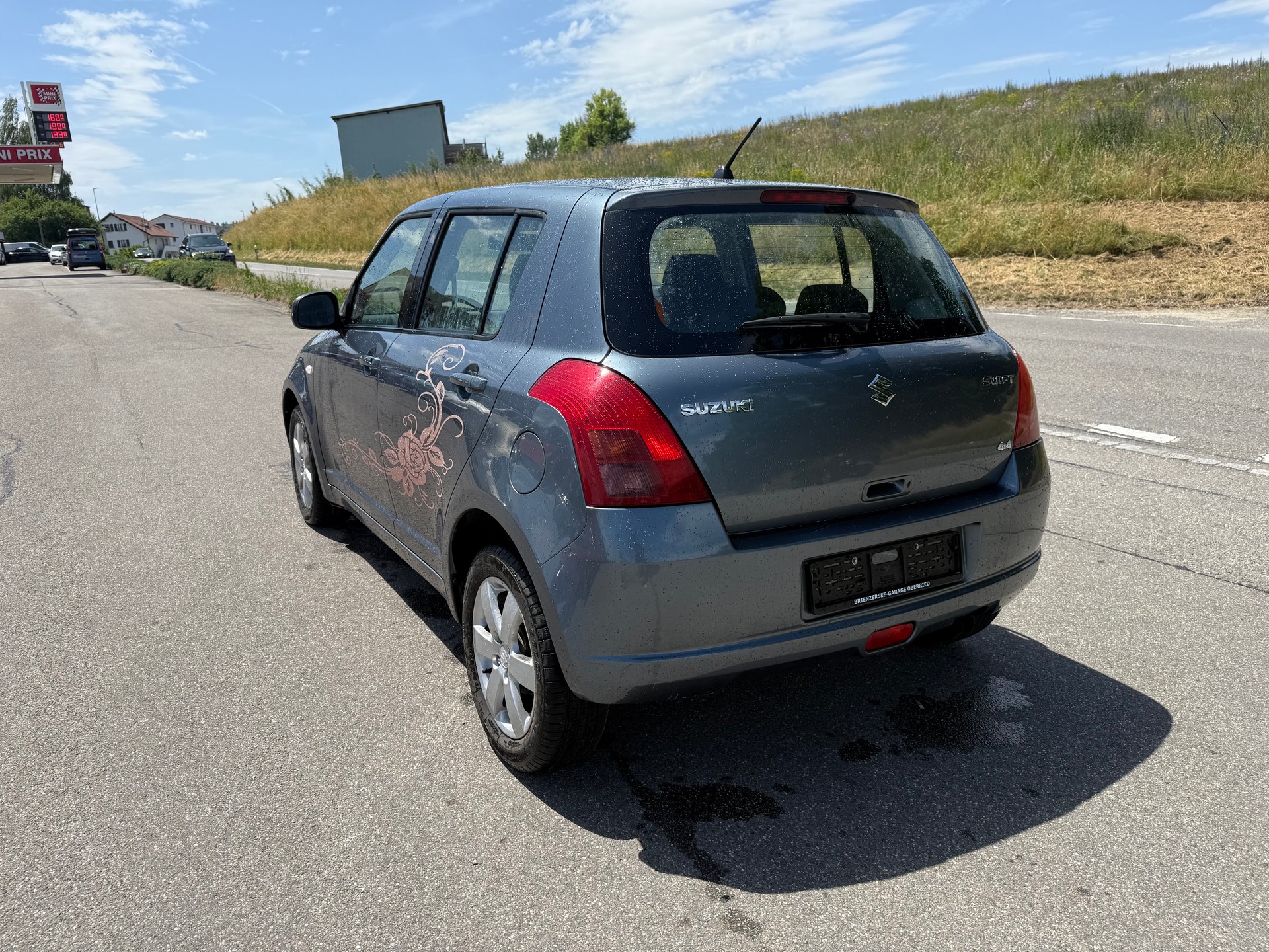 SUZUKI Swift 1.3i 16V GL Top 4x4-image-3