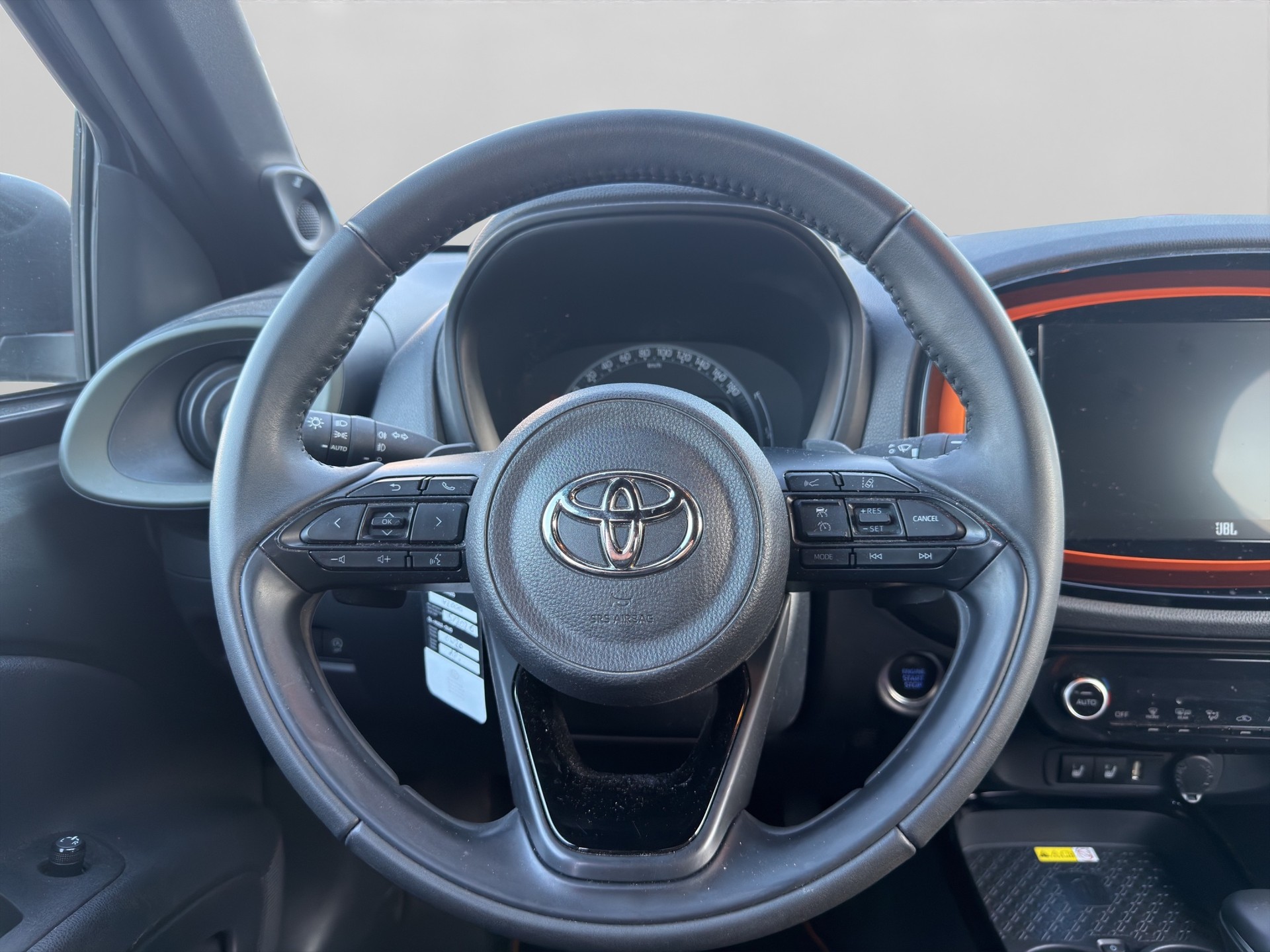 TOYOTA Aygo X 1.0 VVT-i Limited CVT-image-9