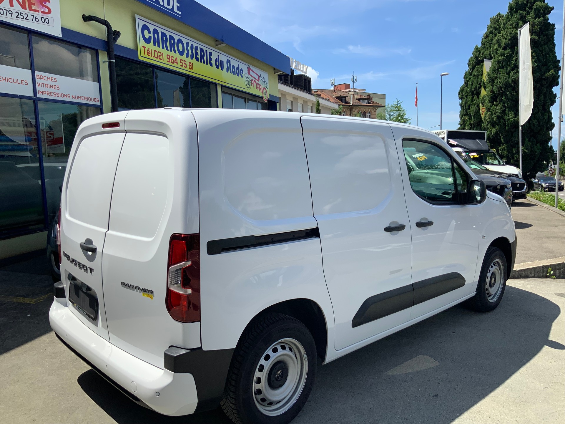 PEUGEOT Partner 1.2 Pure Tech 110 Standard 650kg-image-10