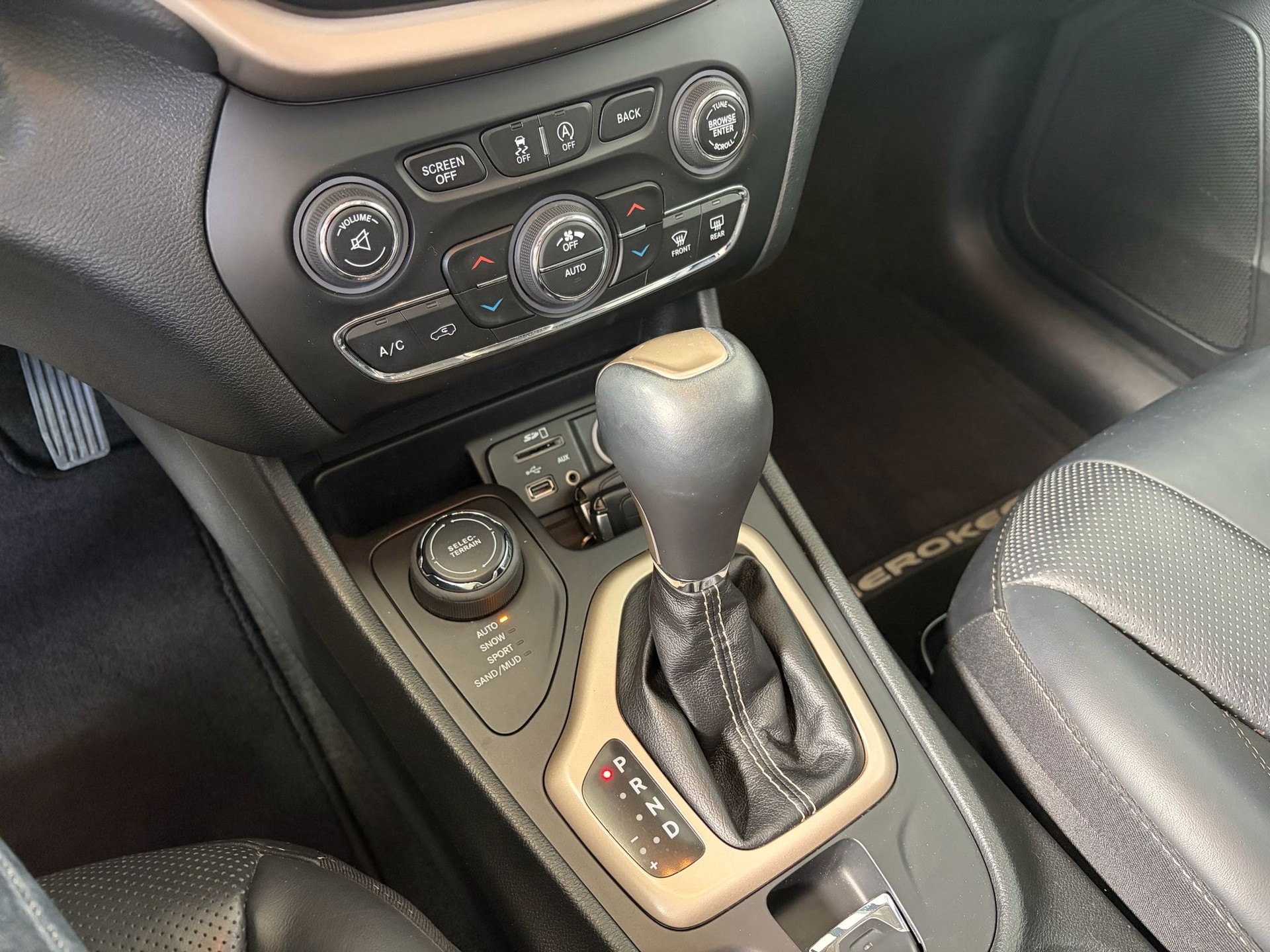 JEEP Cherokee 2.0TD Limited AWD 9ATX-image-8