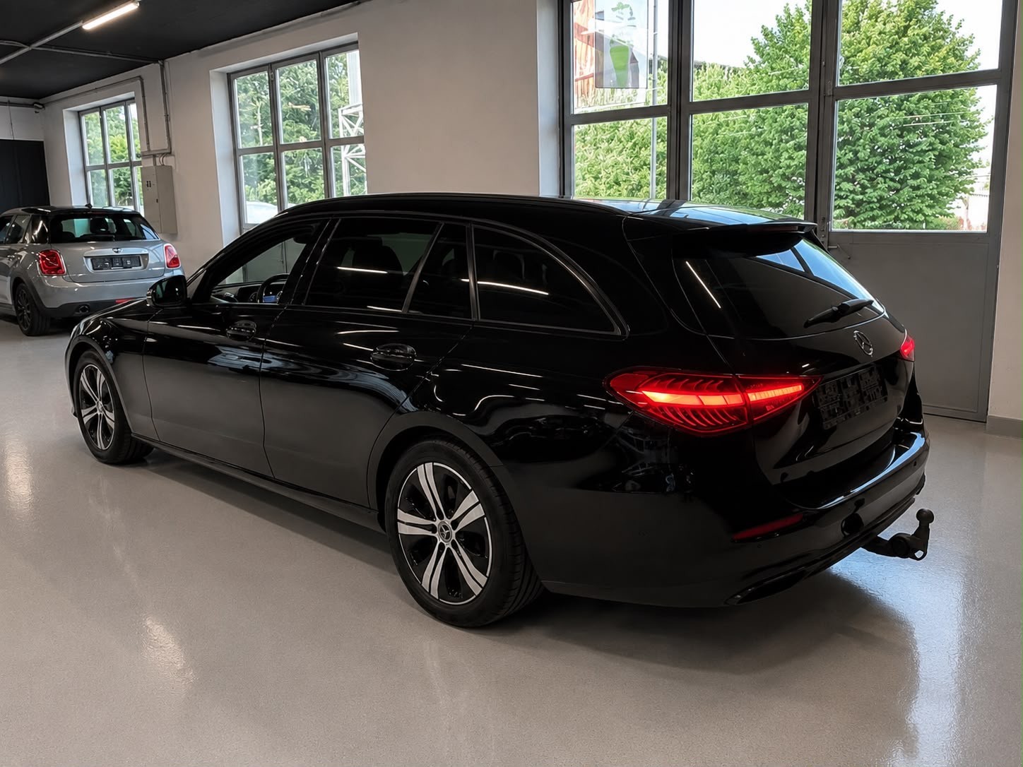 MERCEDES-BENZ C 200 T AMG Line-image-9