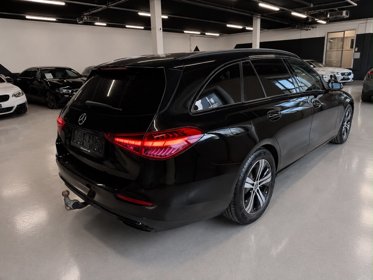 MERCEDES-BENZ C 200 T AMG Line-image-10
