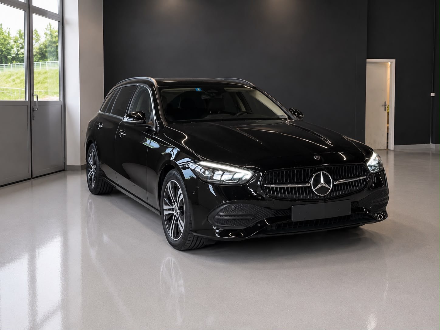 MERCEDES-BENZ C 200 T AMG Line-image-5