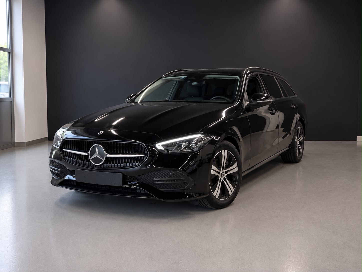 MERCEDES-BENZ C 200 T AMG Line-image-1
