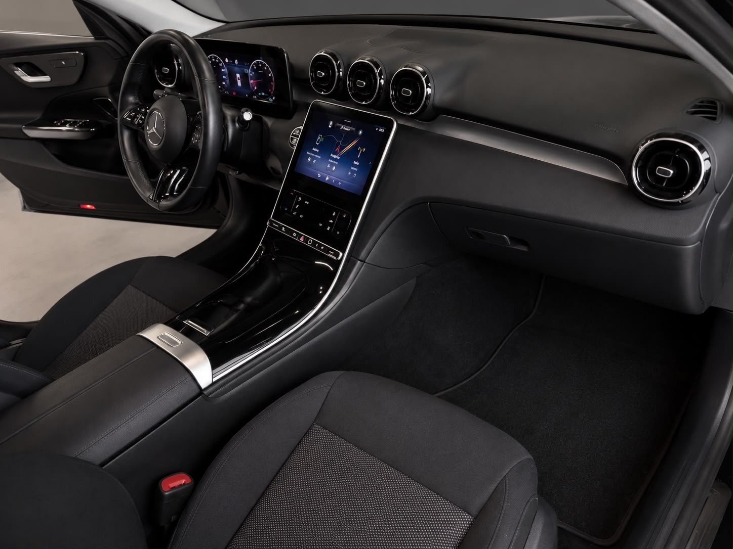 MERCEDES-BENZ C 200 T AMG Line-image-11
