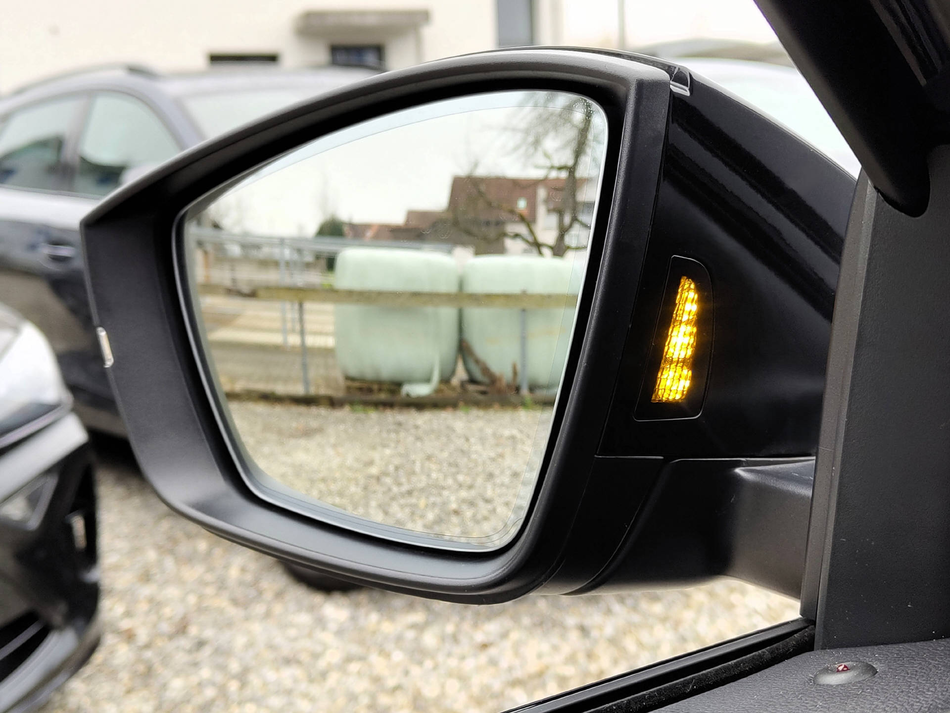 SKODA Karoq 2.0 TDI SportLine 4x4 DSG-image-12