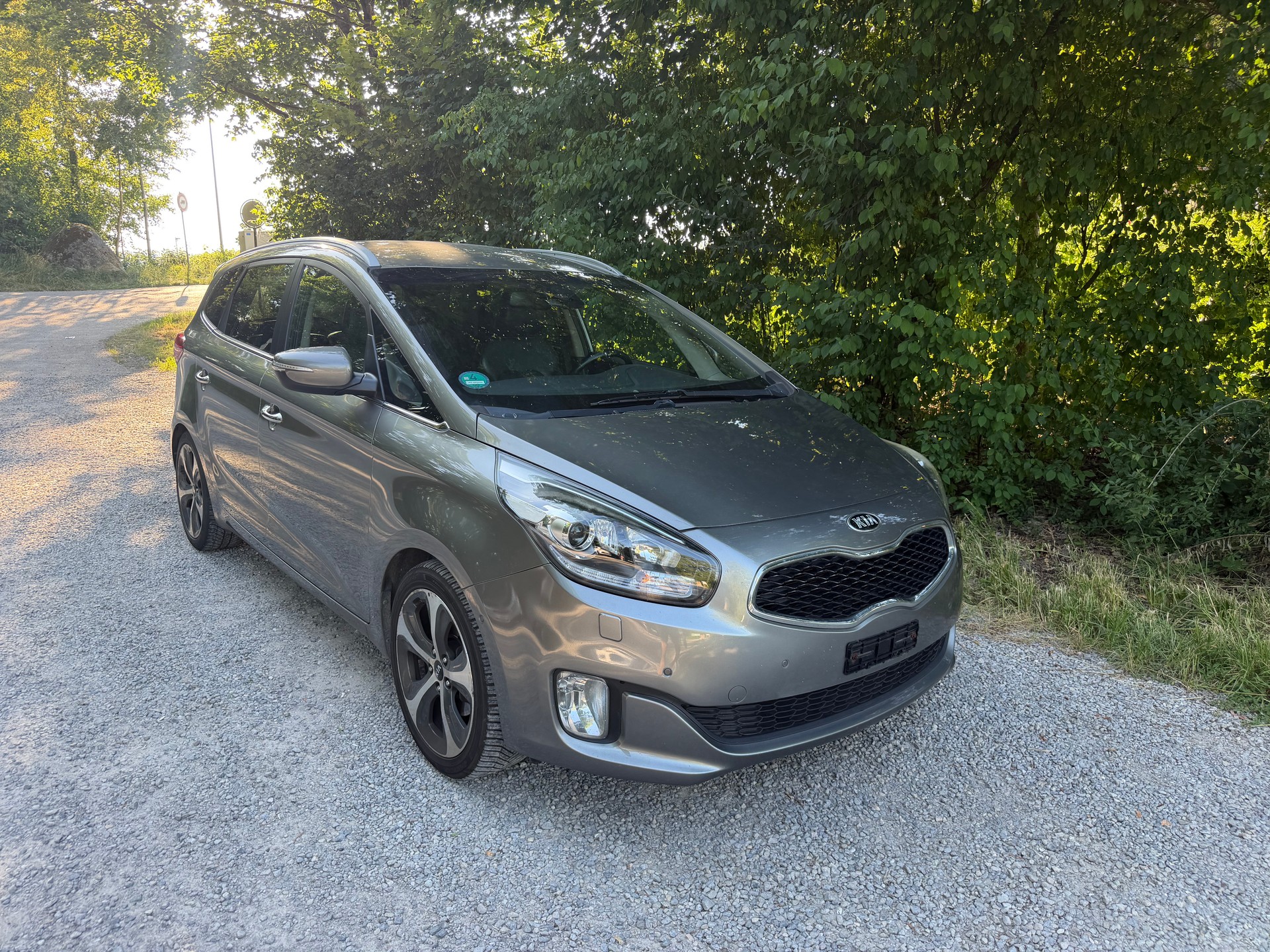 KIA Carens 1.7 CRDi Style-image-0