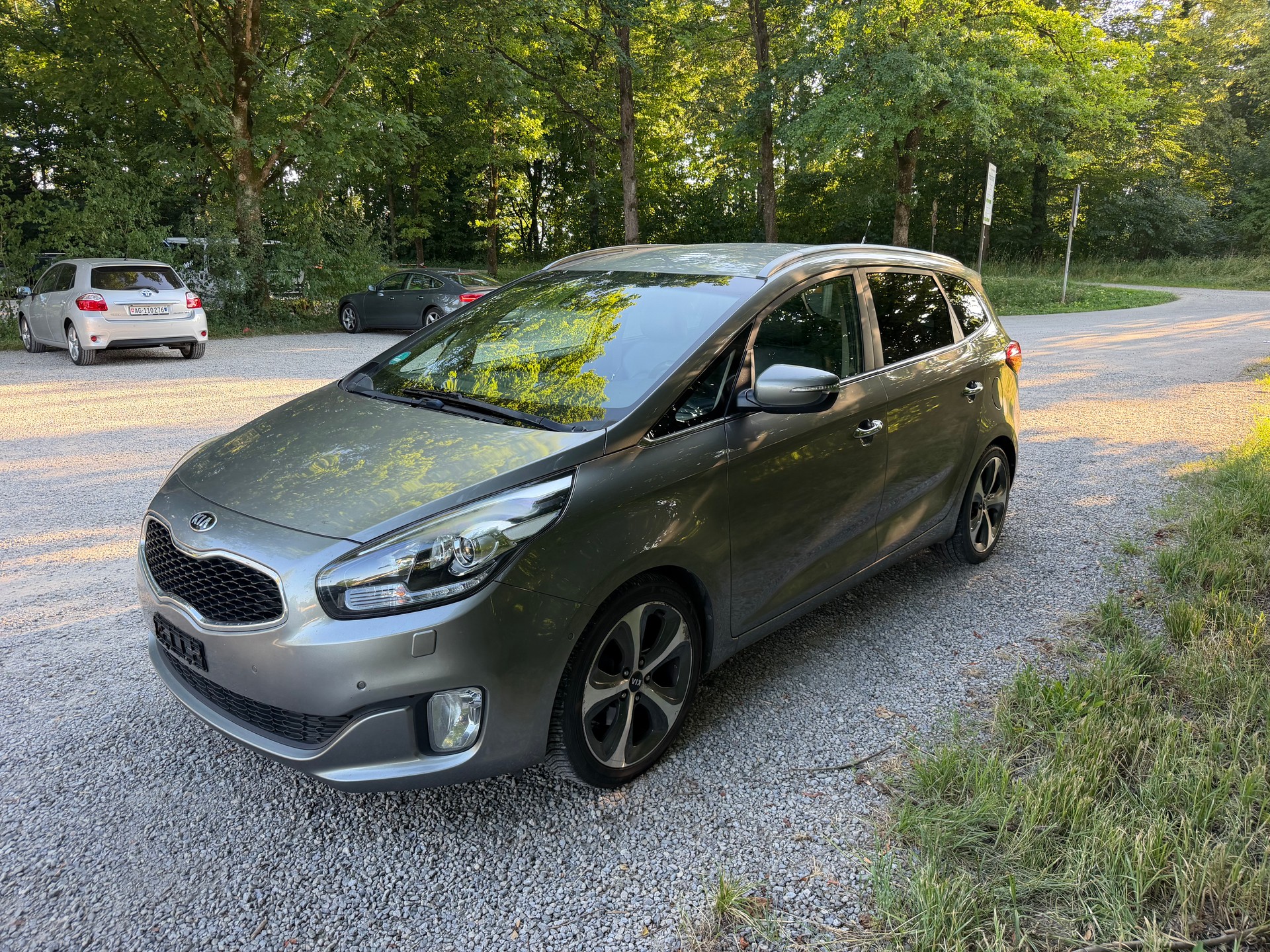 KIA Carens 1.7 CRDi Style-image-1