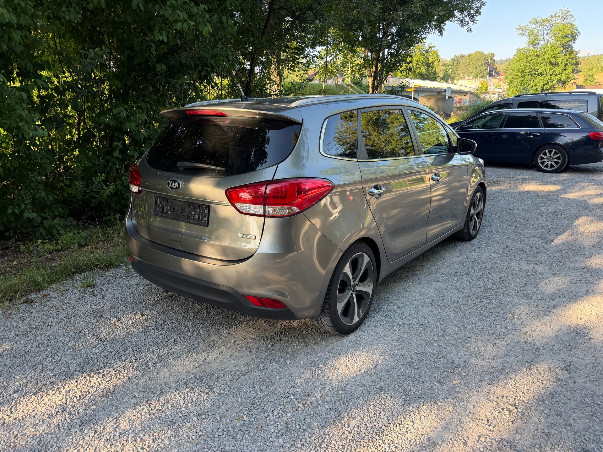 KIA Carens 1.7 CRDi Style-image-3