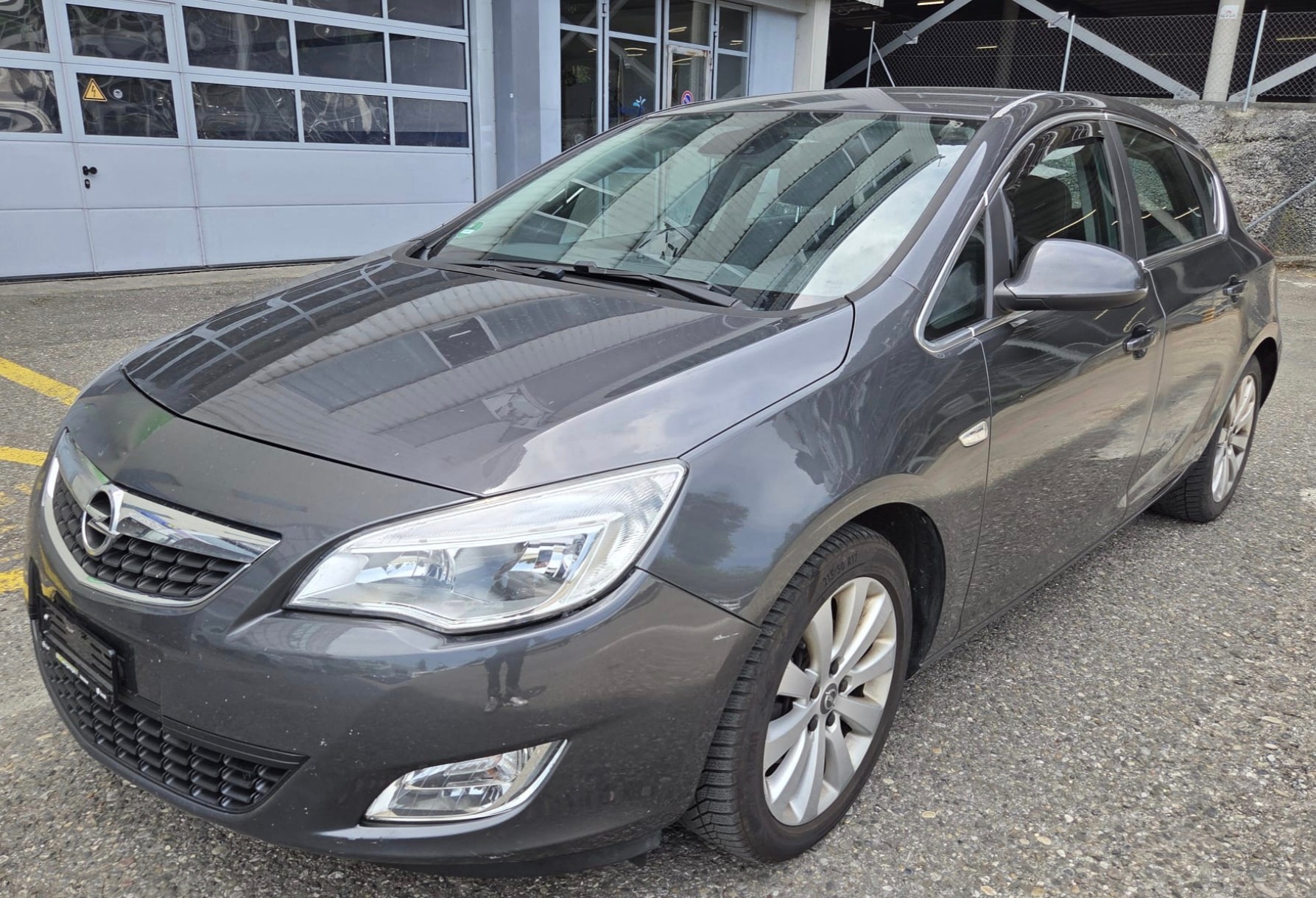 OPEL Astra 1.6i 16V Turbo Cosmo-image-2