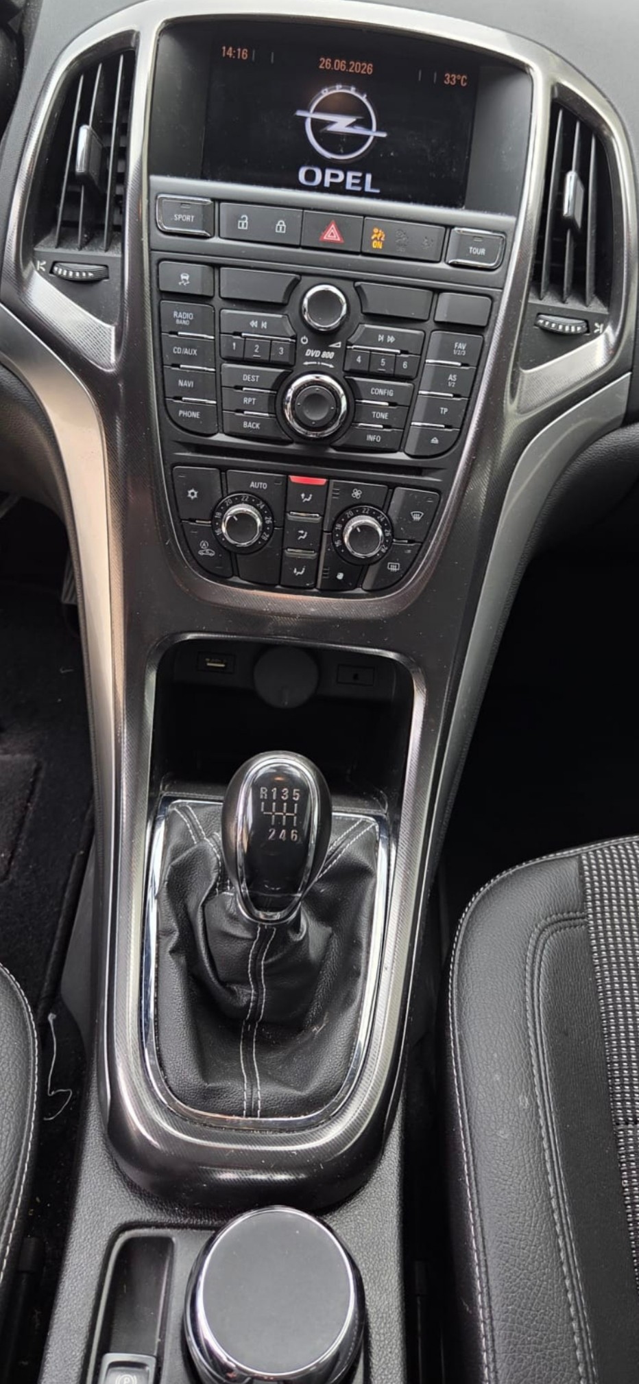 OPEL Astra 1.6i 16V Turbo Cosmo-image-6