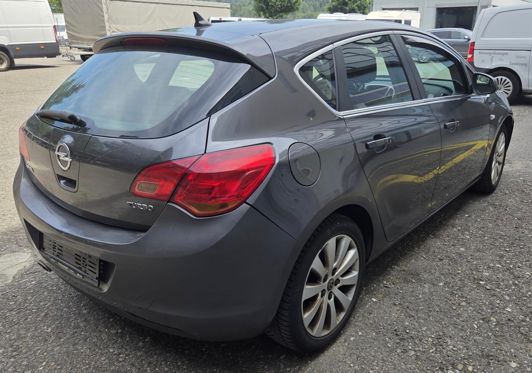 OPEL Astra 1.6i 16V Turbo Cosmo-image-4