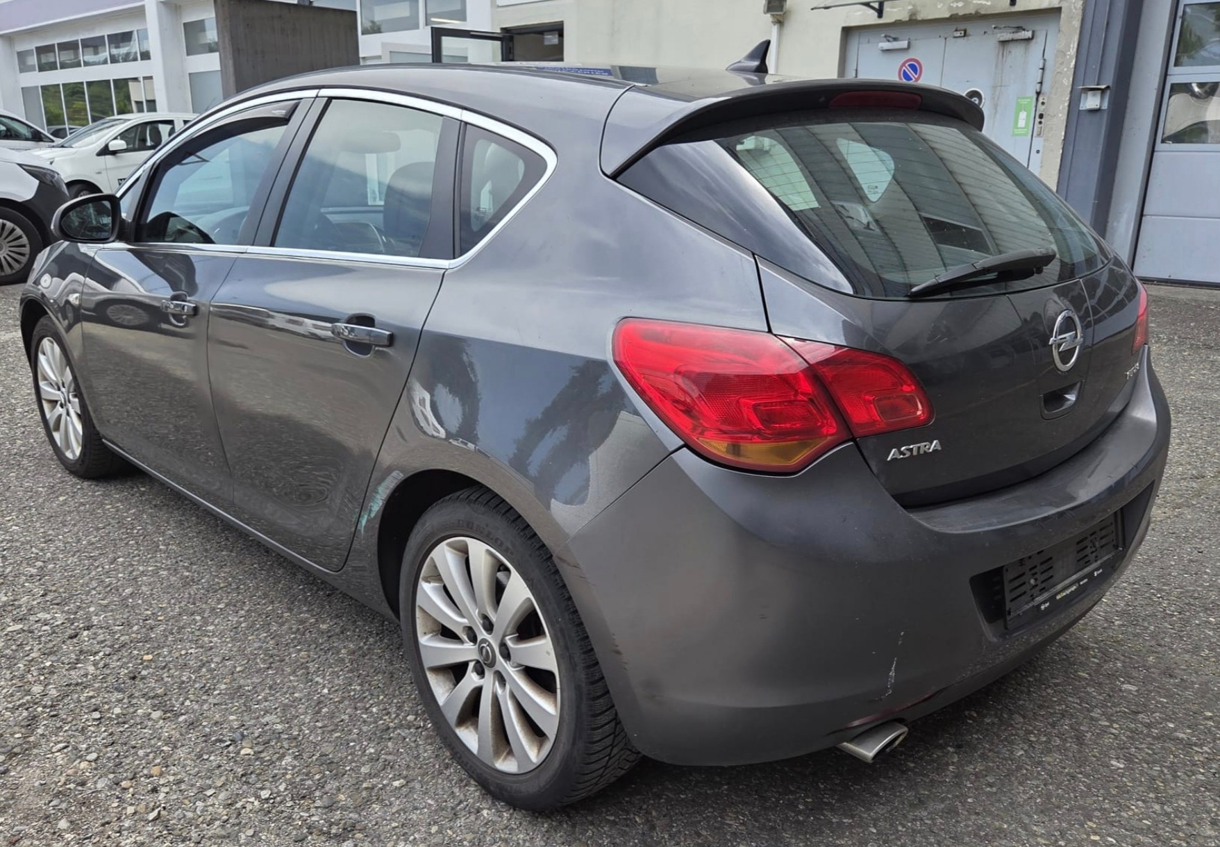 OPEL Astra 1.6i 16V Turbo Cosmo-image-3
