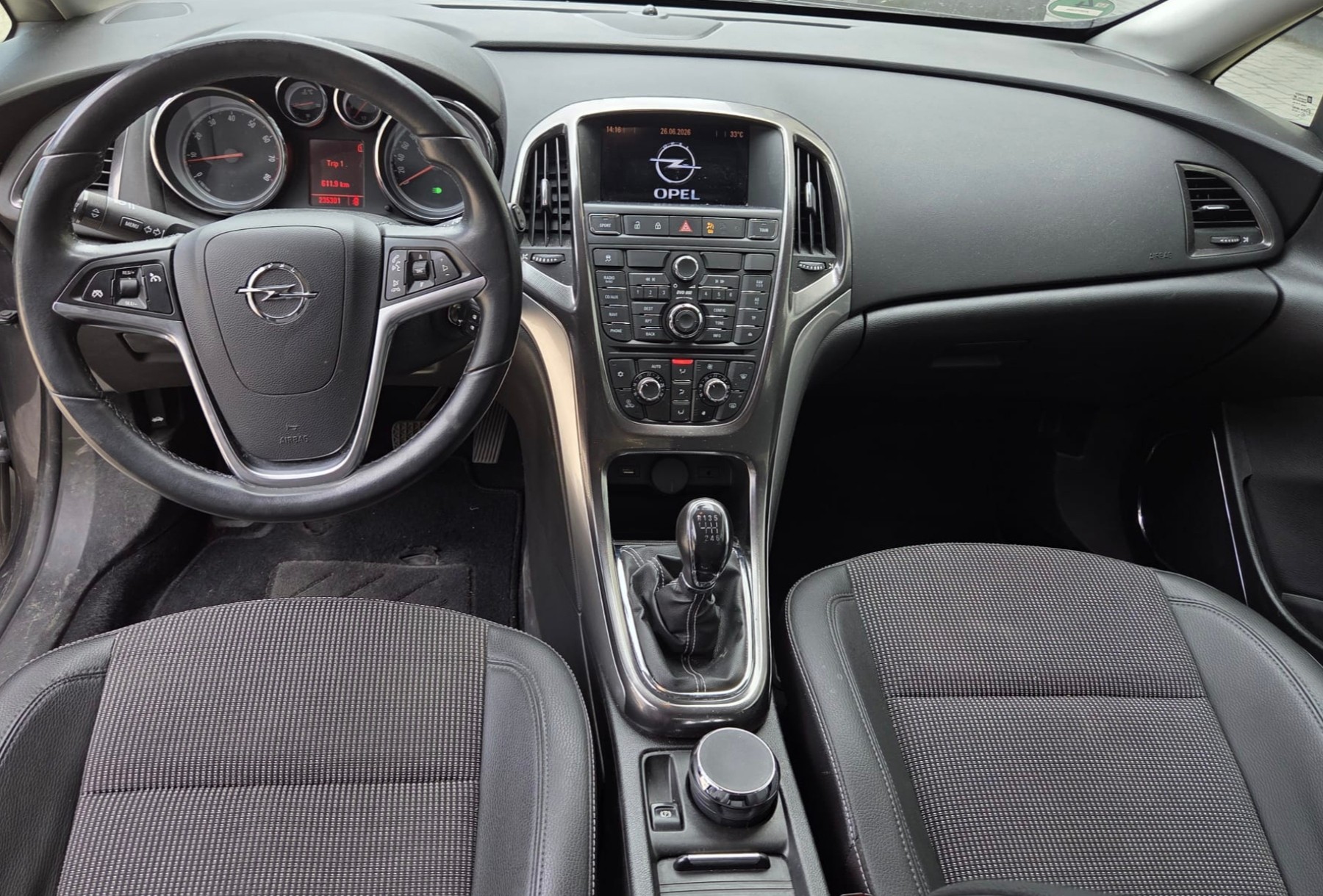 OPEL Astra 1.6i 16V Turbo Cosmo-image-5