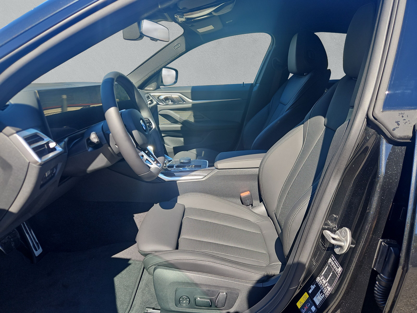 BMW i4 eDrive 40 Edition M Sport-image-10