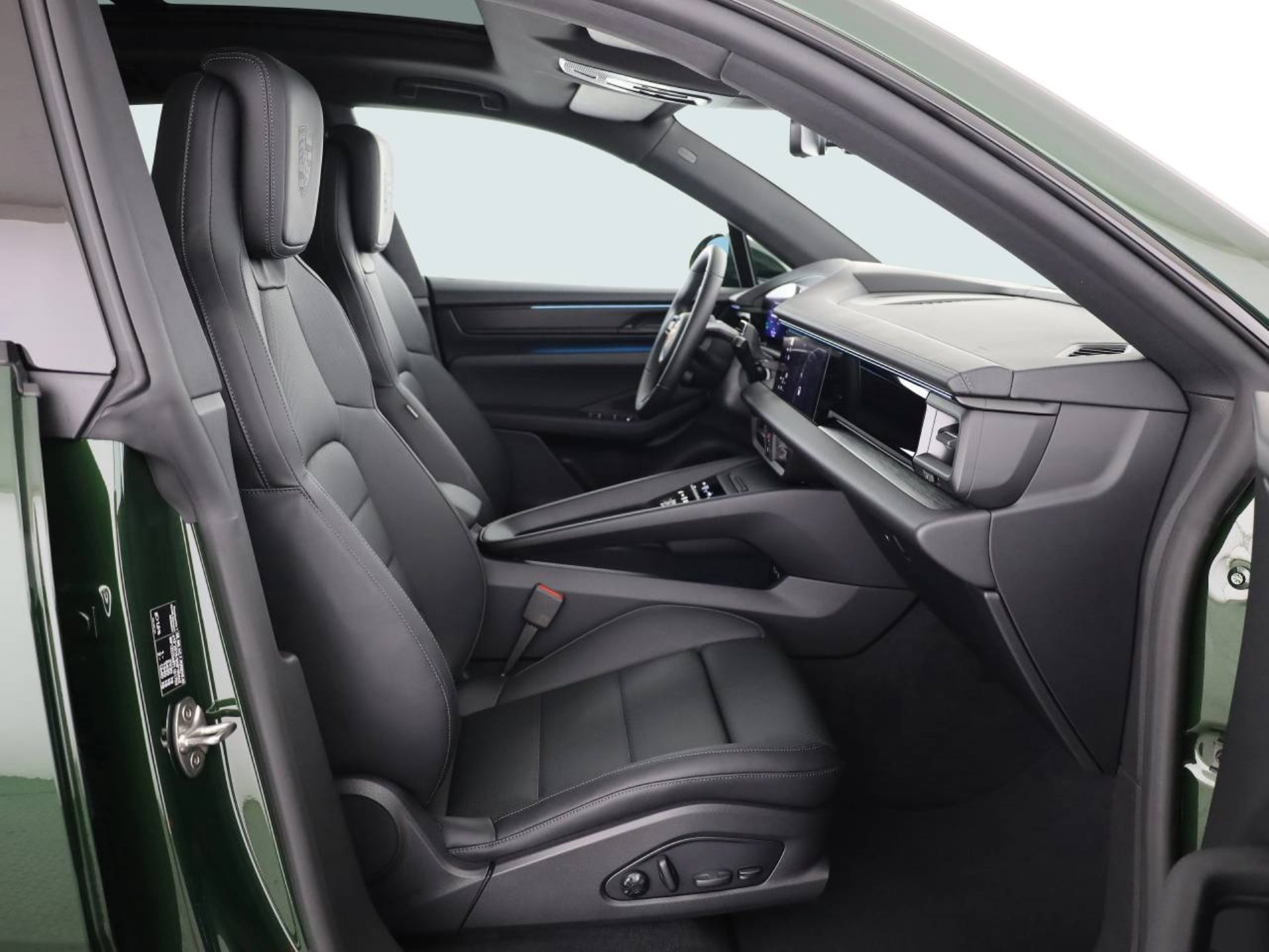 PORSCHE Macan 4S-image-9