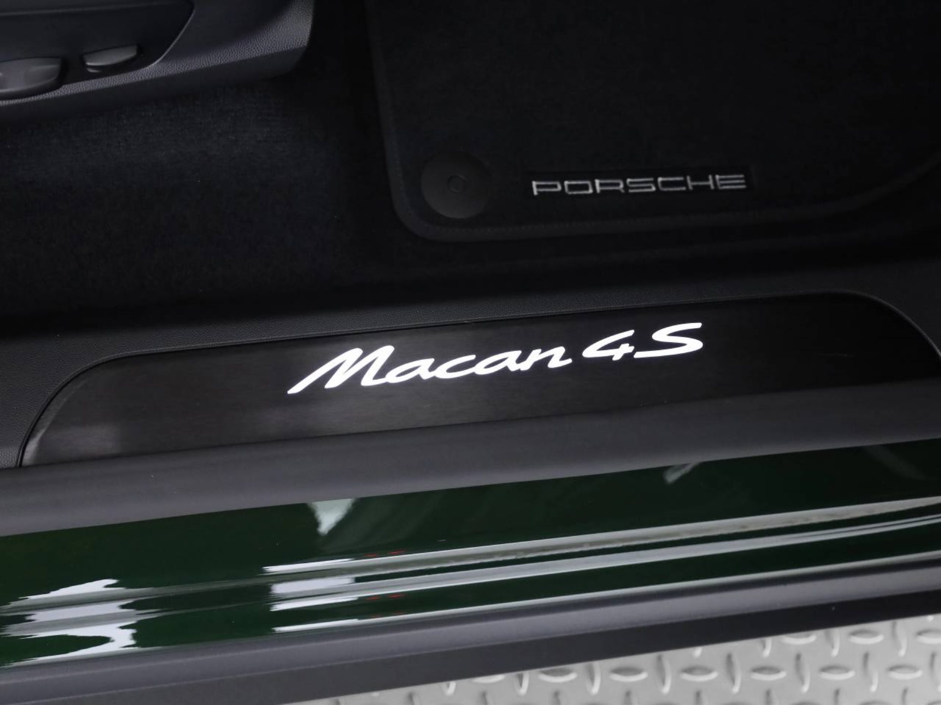 PORSCHE Macan 4S-image-14