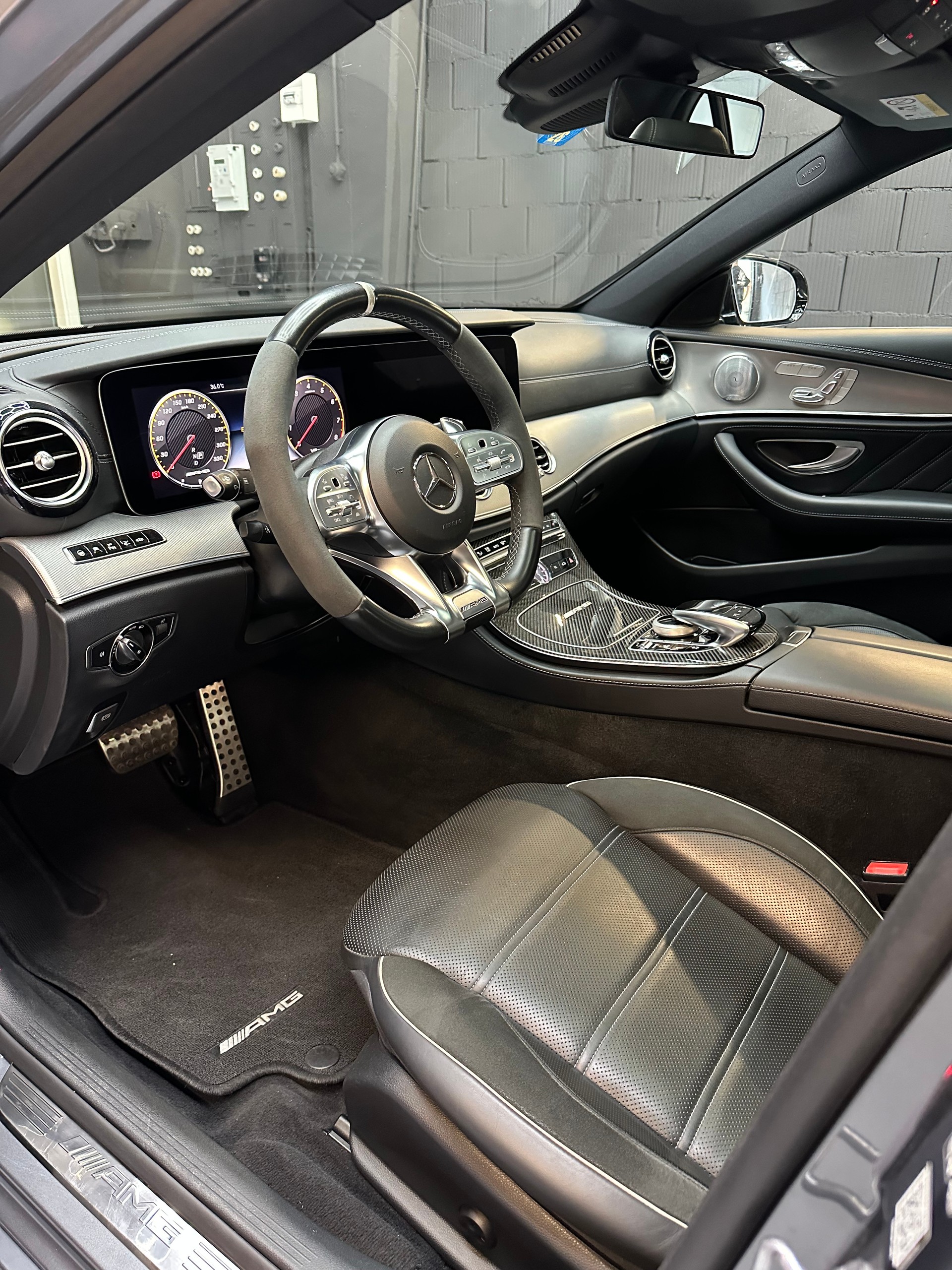 MERCEDES-BENZ E 63 AMG S 4Matic No Fap-No OPF // Leasing dès 749.- // Freins Céramique - keramik // Panorama // Distronic // Garantie-image-8