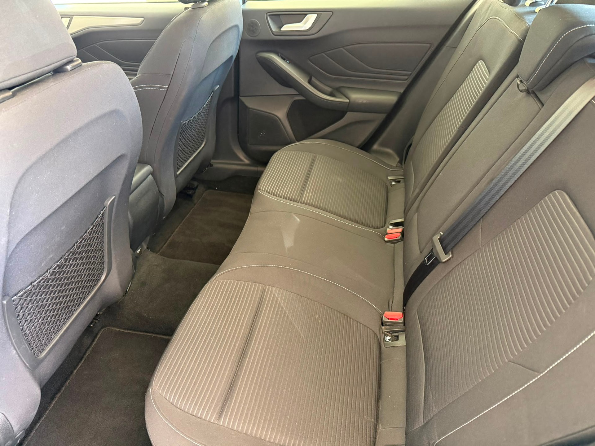 FORD Focus 1.5 TDCi Business Automatic-image-11