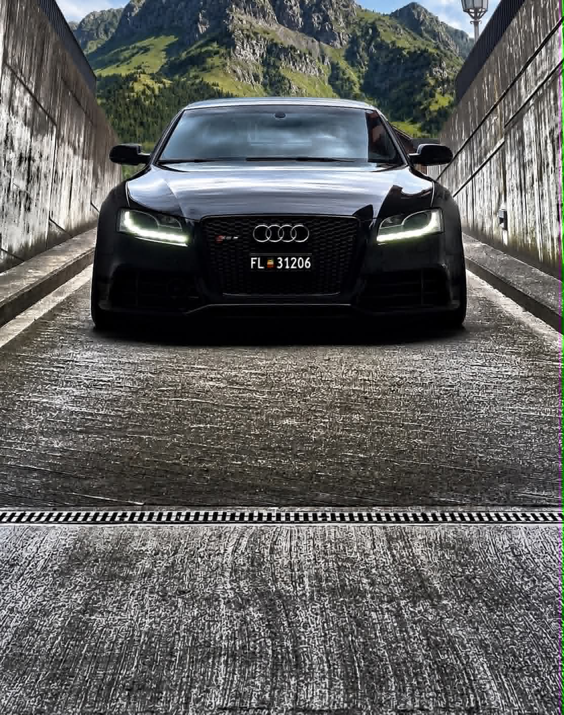 AUDI 4.2 V8 FSI quattro S-Tronic-image-0