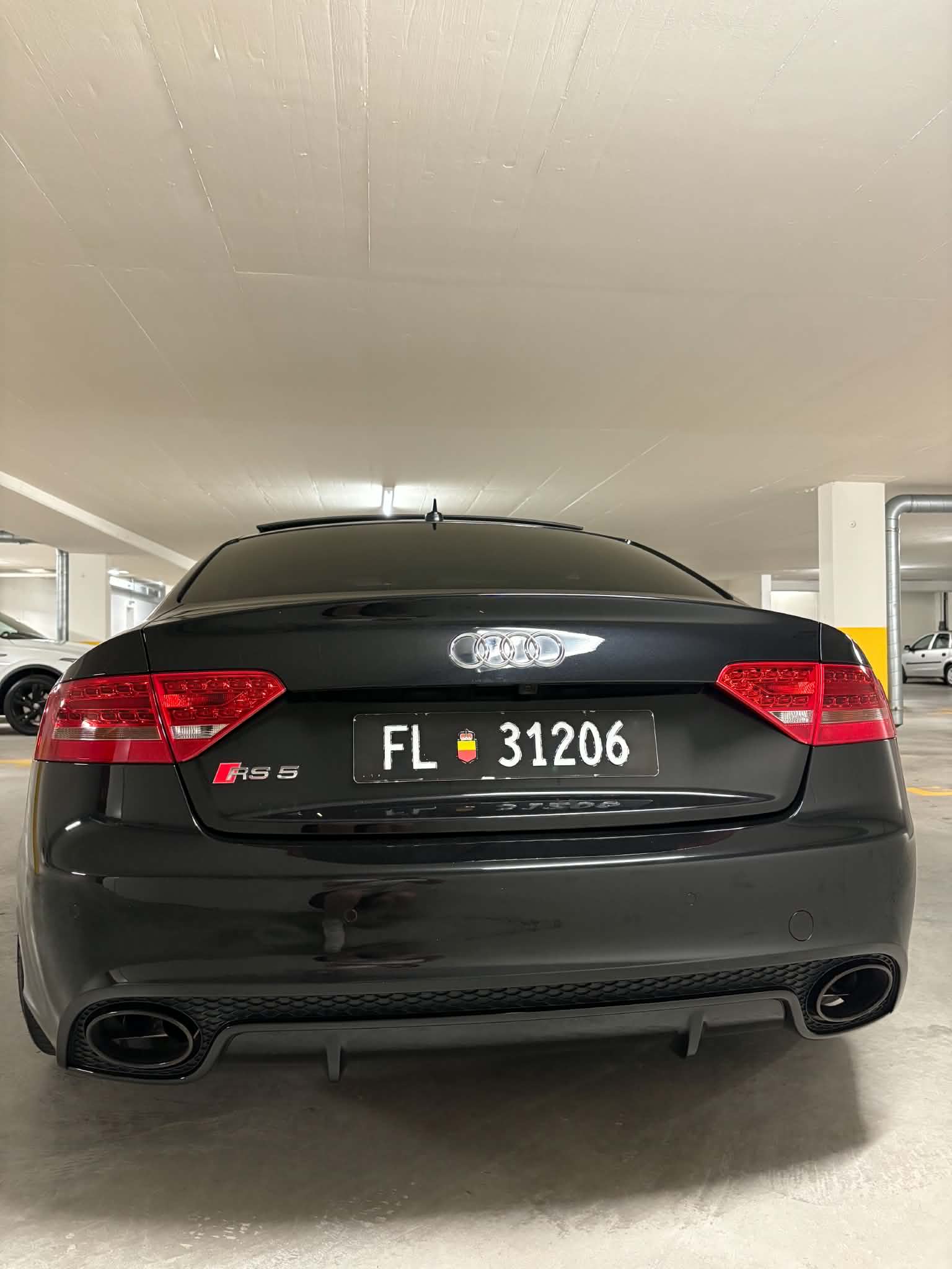 AUDI 4.2 V8 FSI quattro S-Tronic-image-4