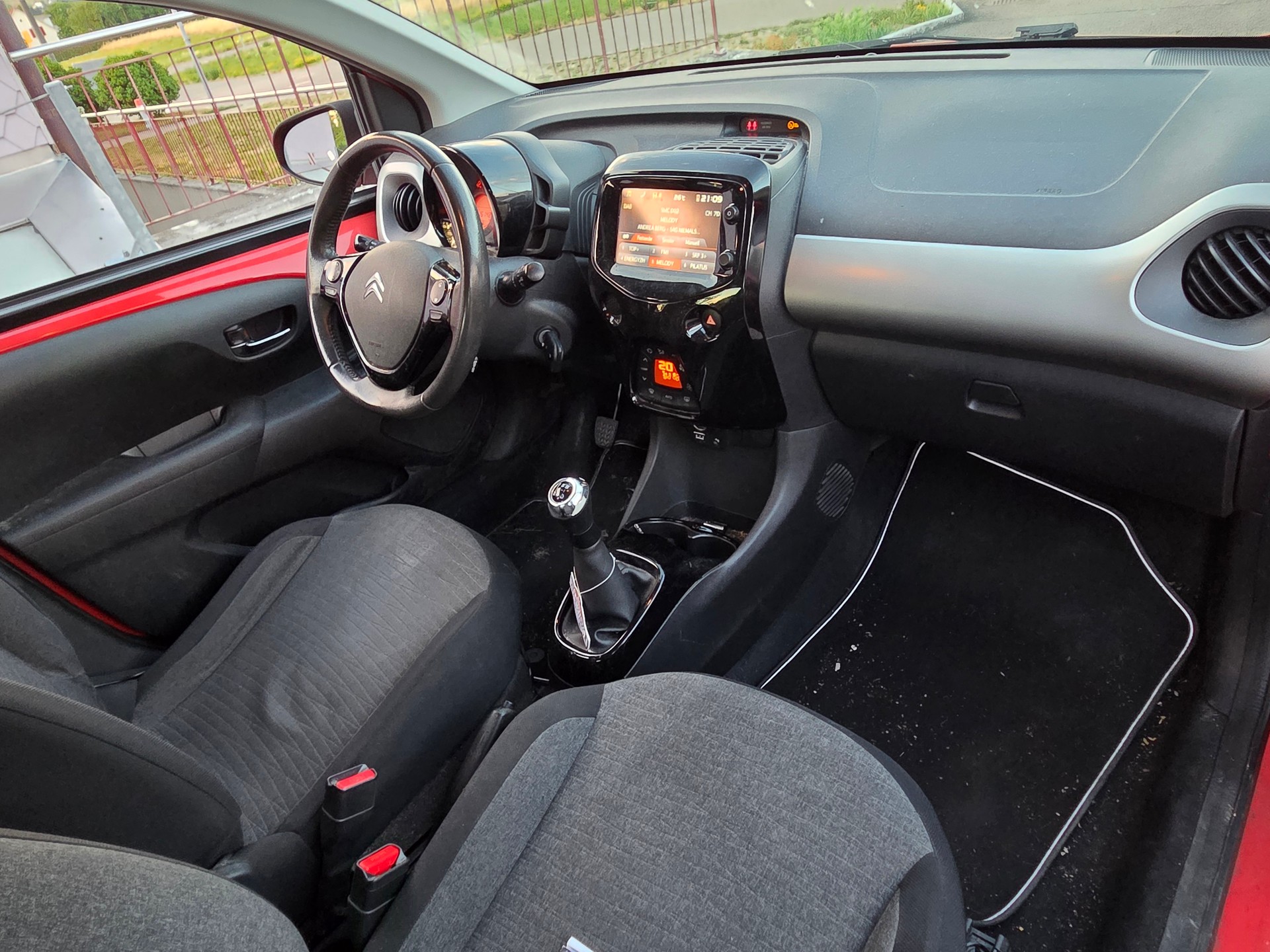 CITROEN C1 1.2 VTi Feel-image-6