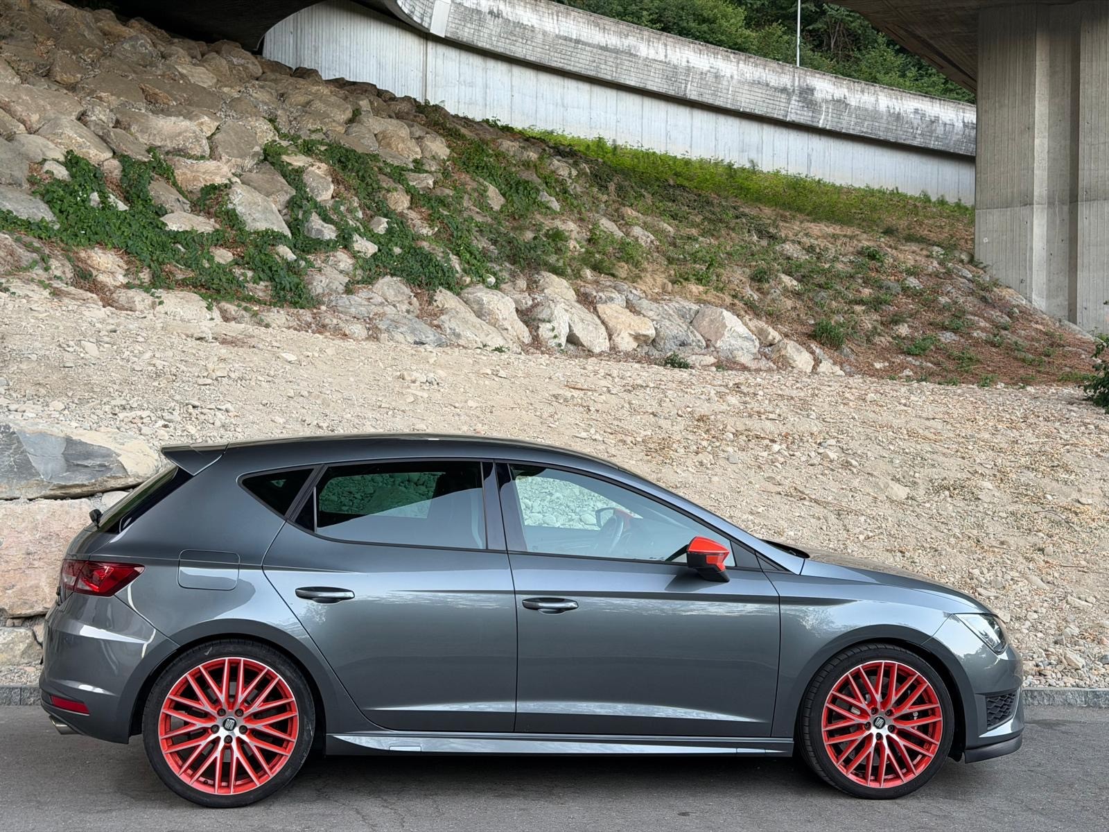 SEAT Leon 2.0 TSI Cupra 290 DSG-image-5