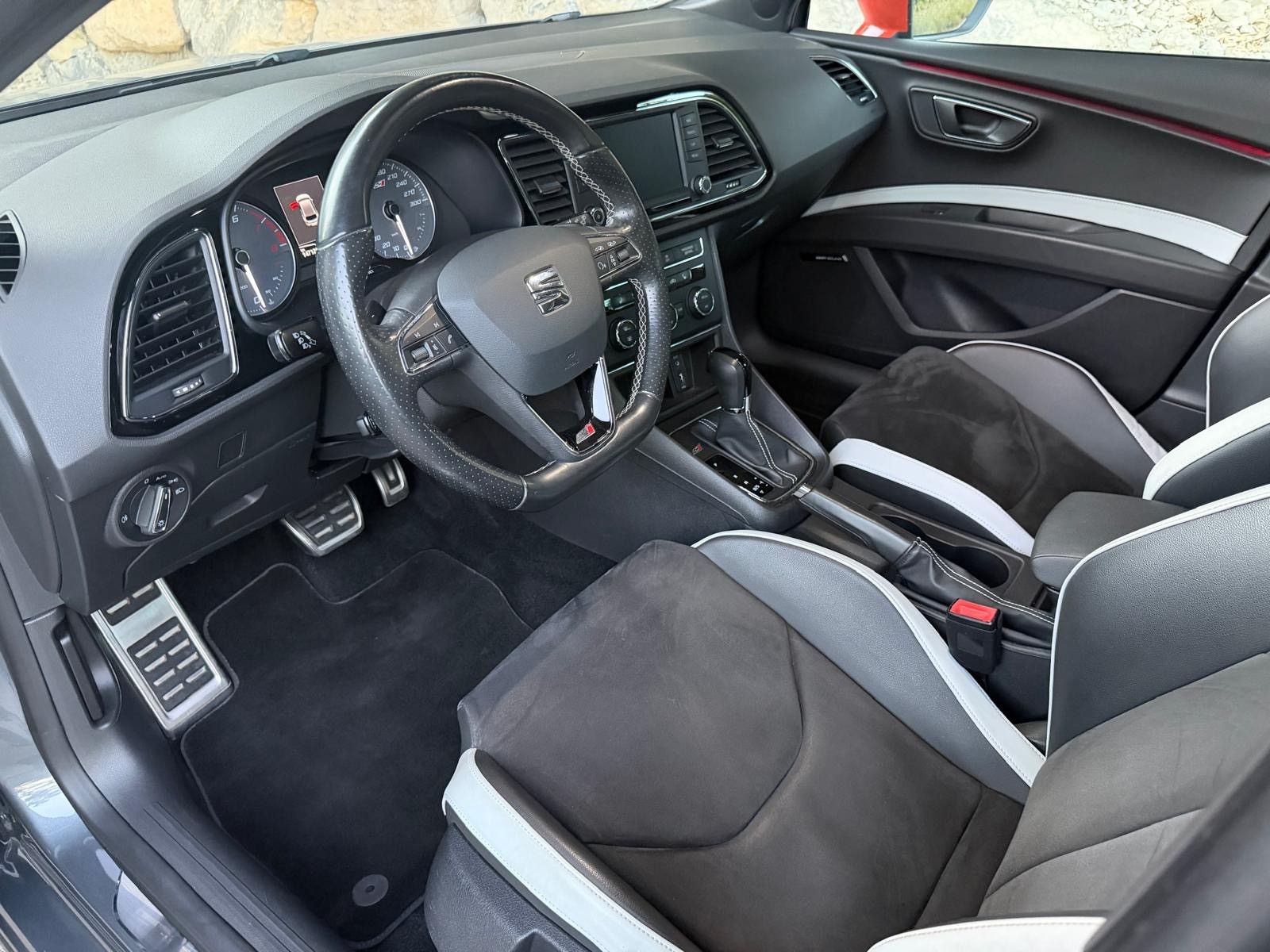 SEAT Leon 2.0 TSI Cupra 290 DSG-image-6