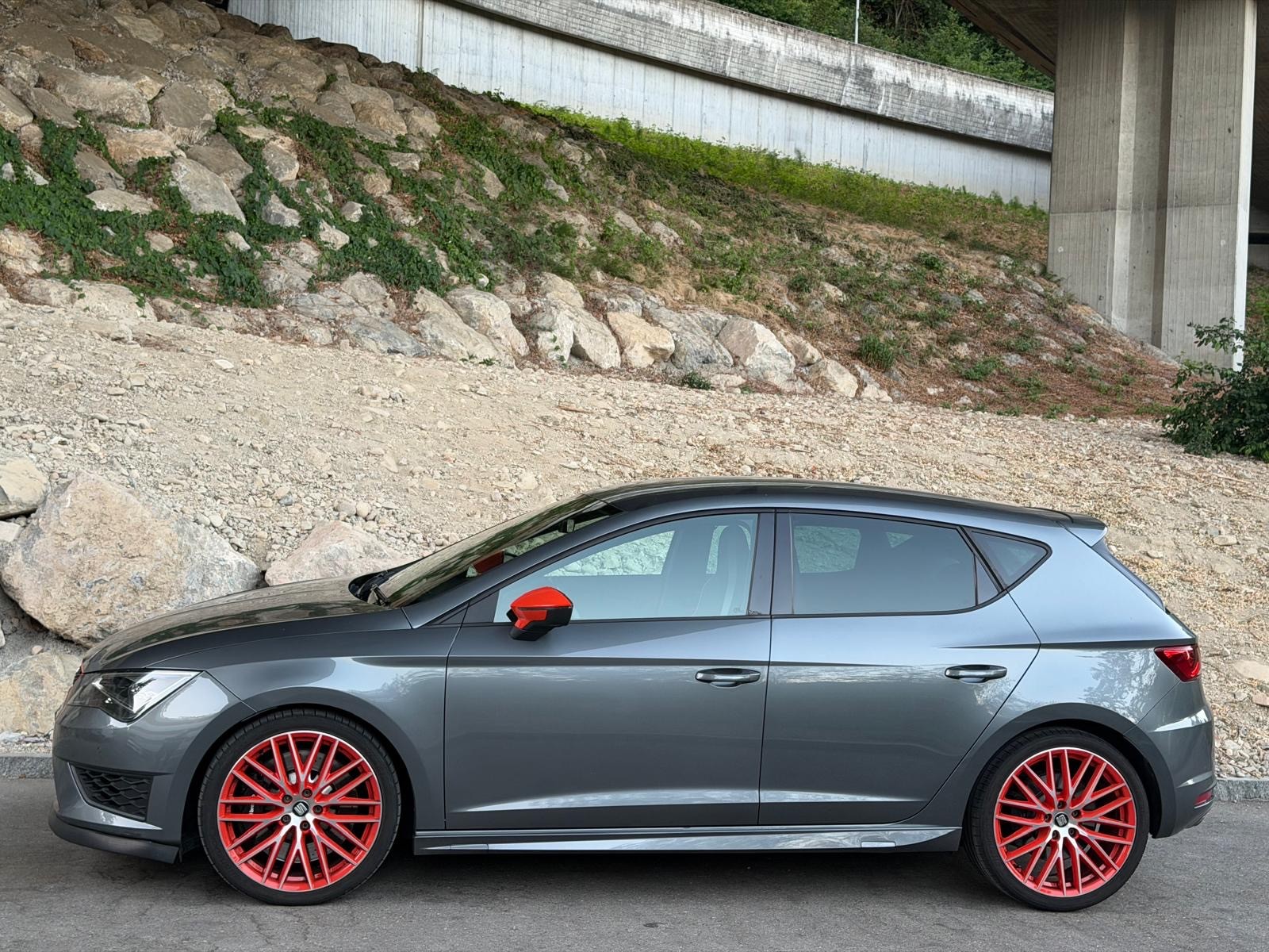 SEAT Leon 2.0 TSI Cupra 290 DSG-image-2