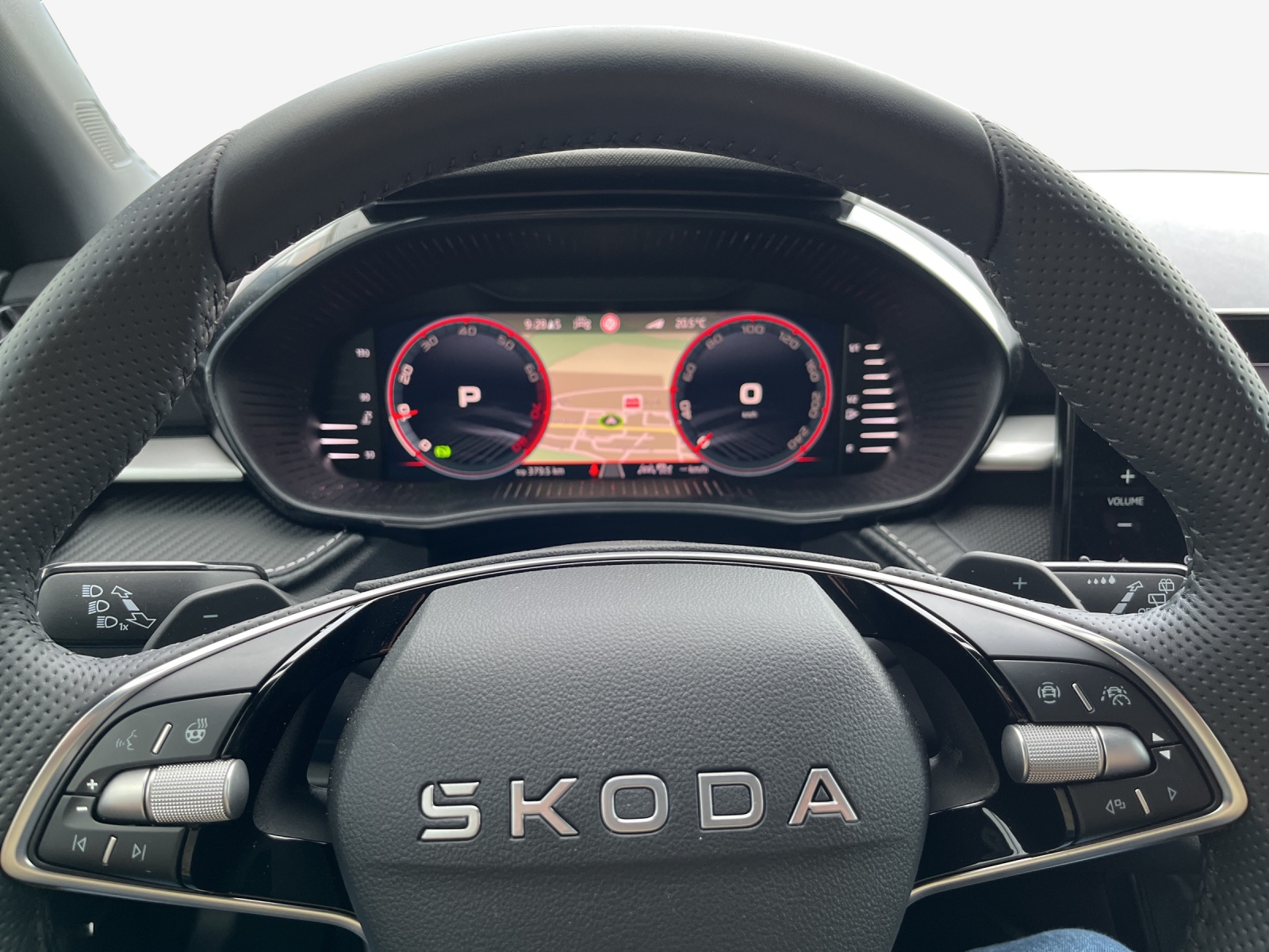 SKODA Fabia 1.5 TSI 130 DSG-image-9