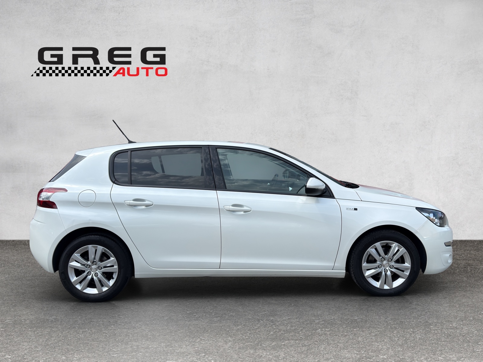 PEUGEOT 1.6 BlueHDI Active Automatic-image-4