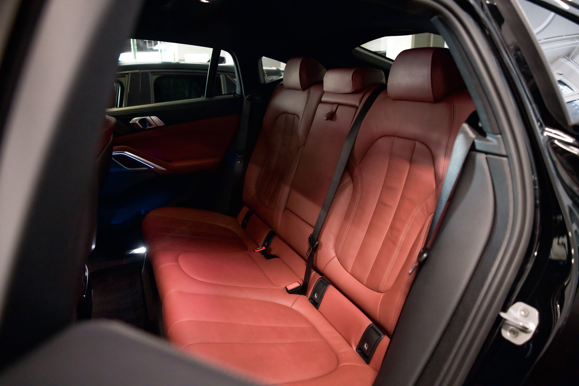 BMW X6 M50d *CH-Fahrzeug mit Gratisservice*-image-23