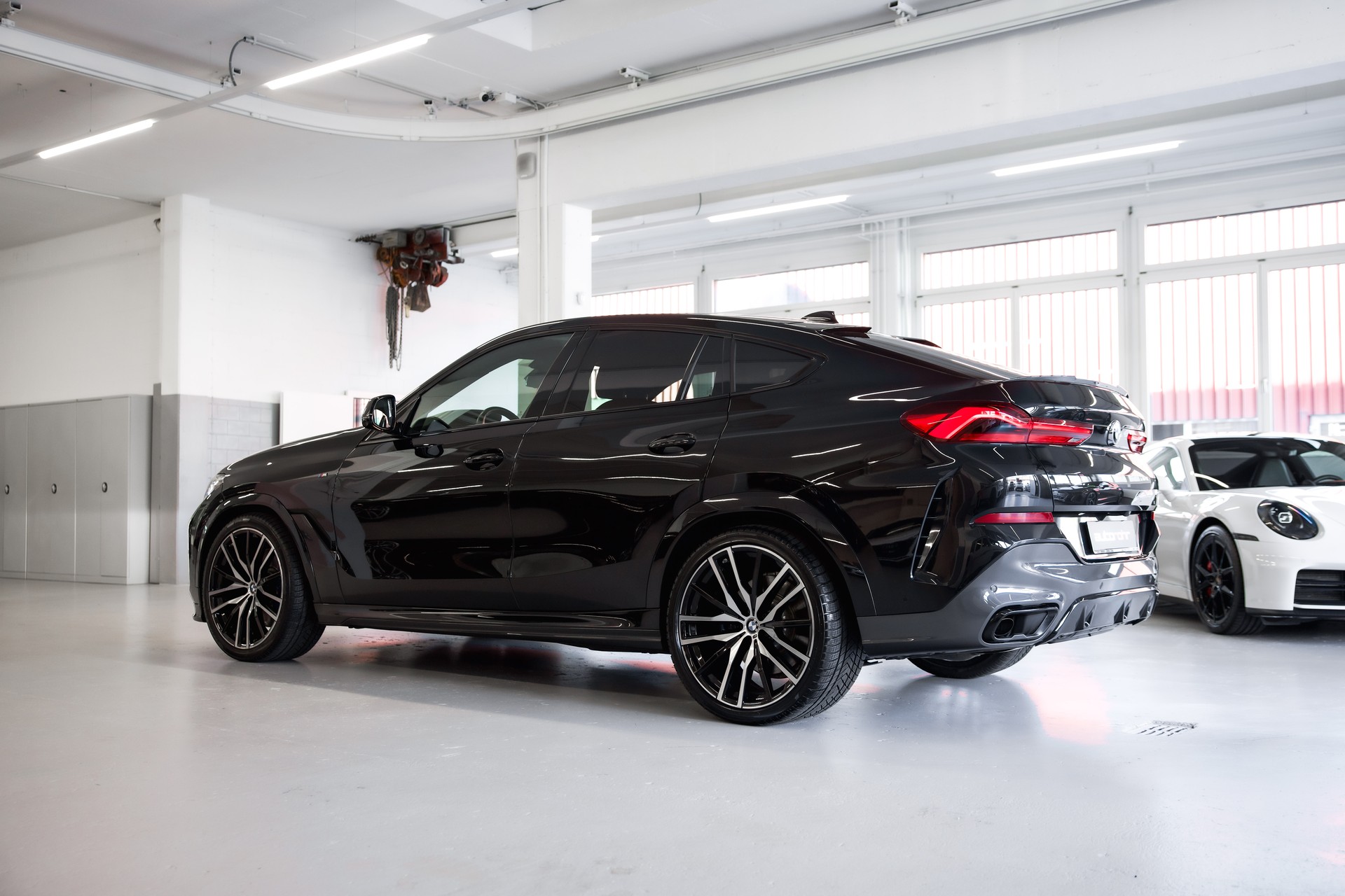 BMW X6 M50d *CH-Fahrzeug mit Gratisservice*-image-7