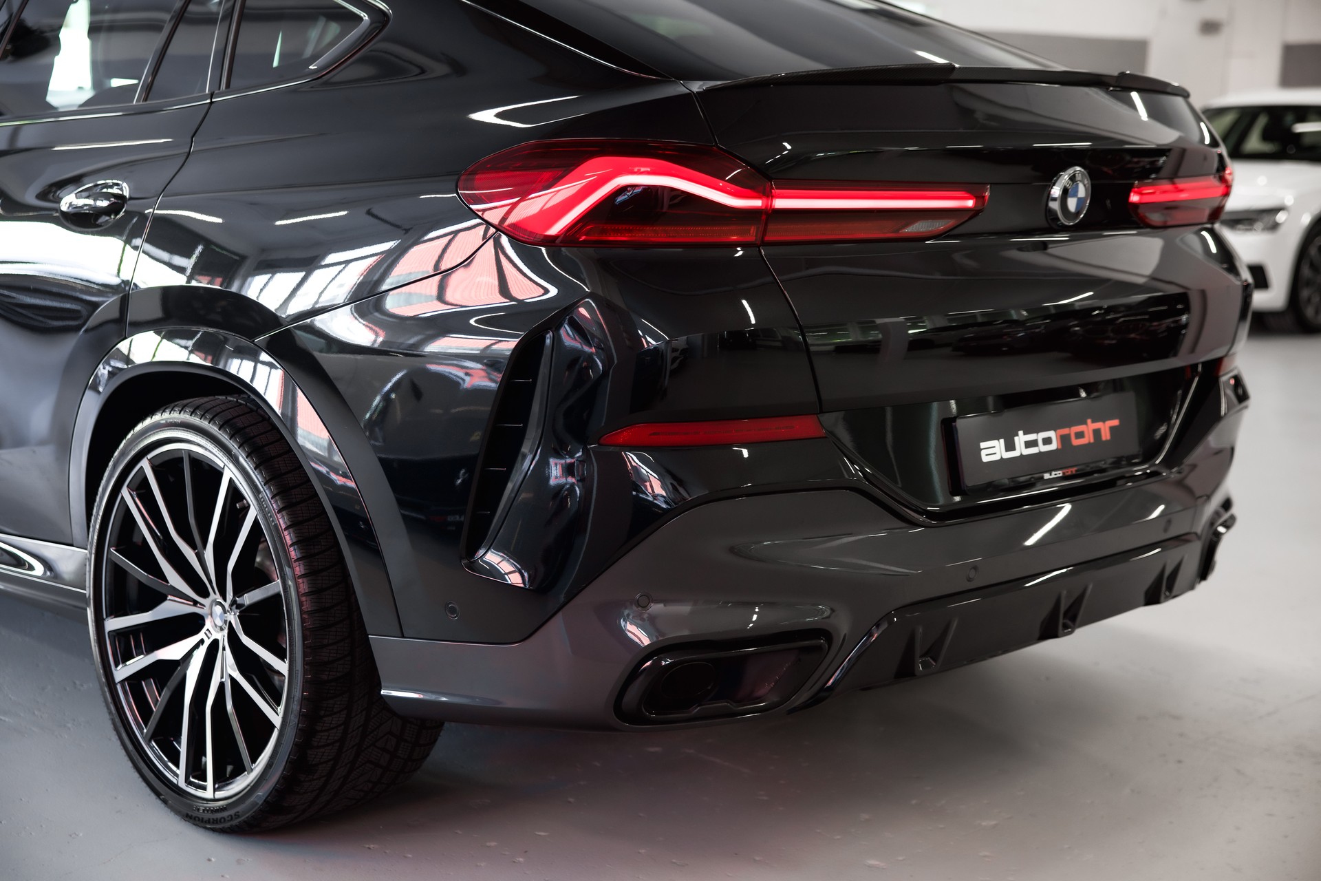 BMW X6 M50d *CH-Fahrzeug mit Gratisservice*-image-14