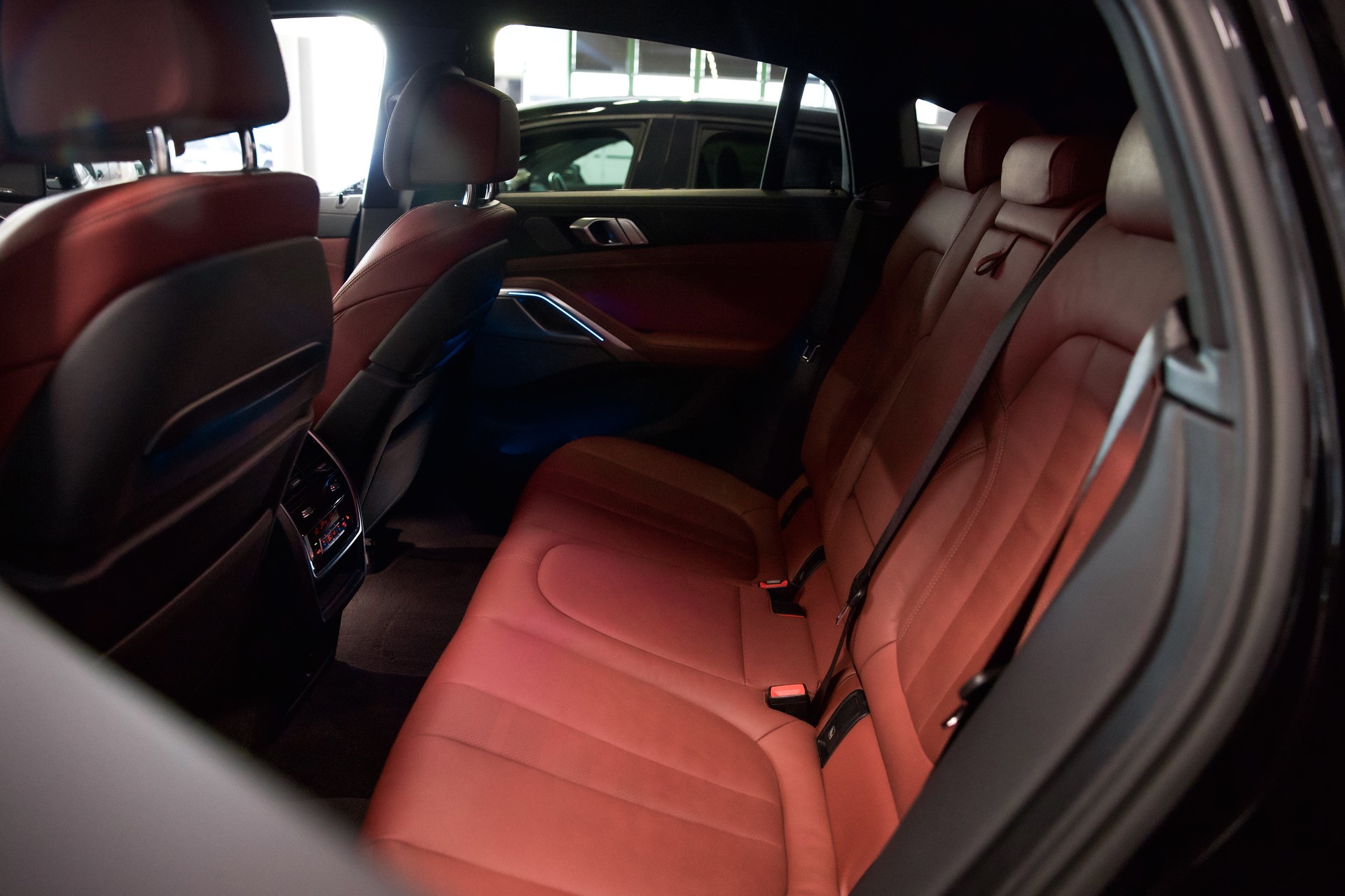 BMW X6 M50d *CH-Fahrzeug mit Gratisservice*-image-22