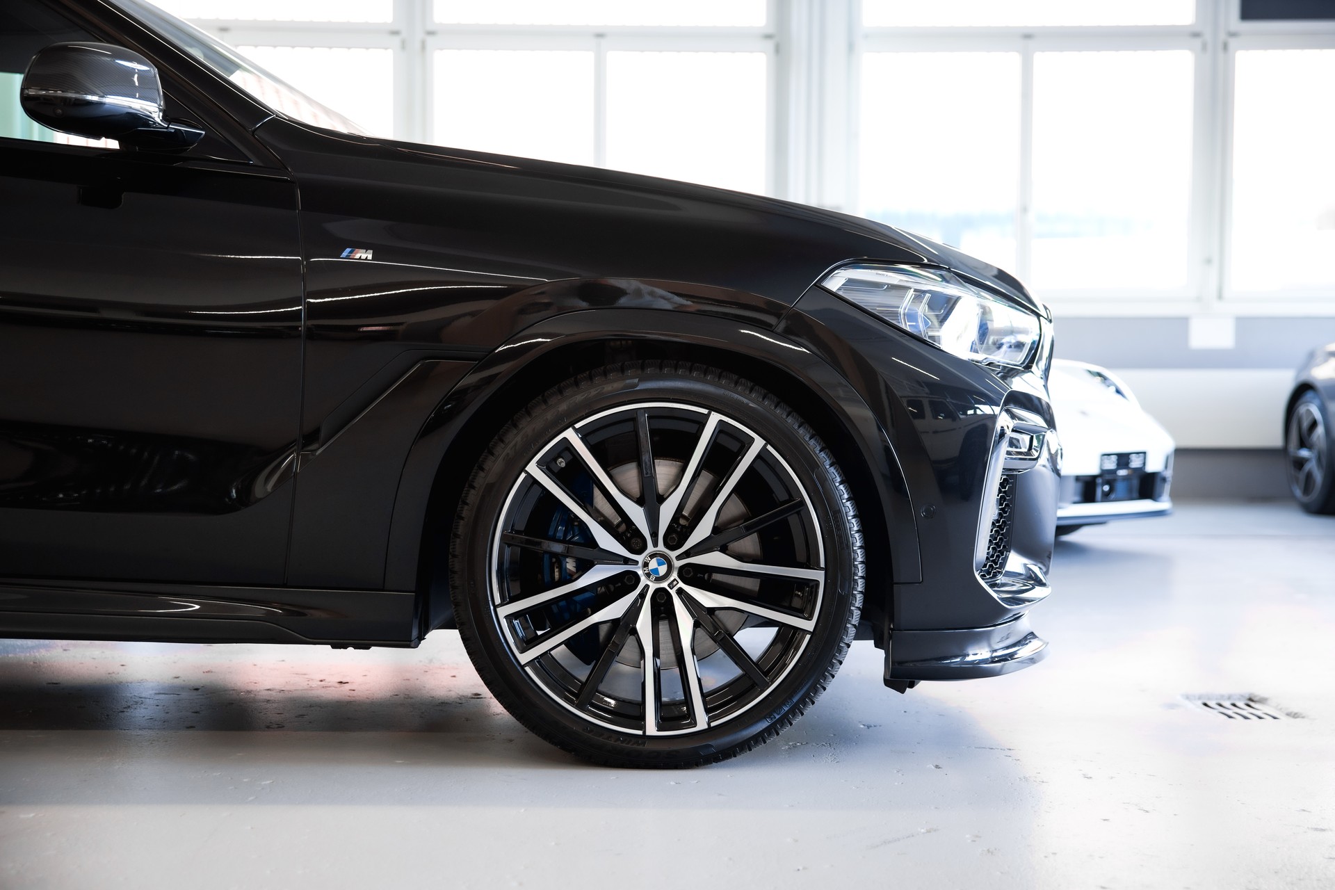 BMW X6 M50d *CH-Fahrzeug mit Gratisservice*-image-11