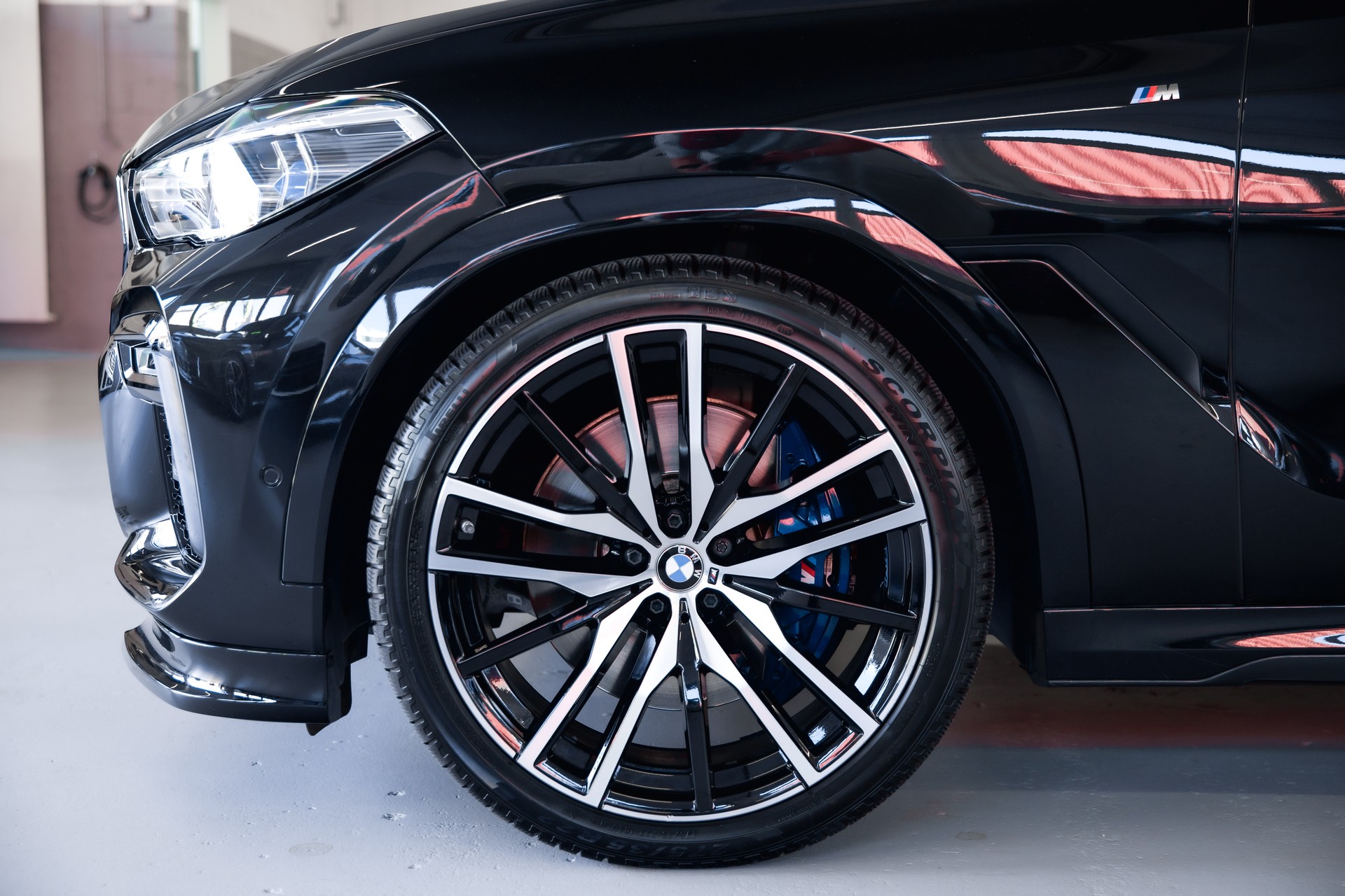 BMW X6 M50d *CH-Fahrzeug mit Gratisservice*-image-15