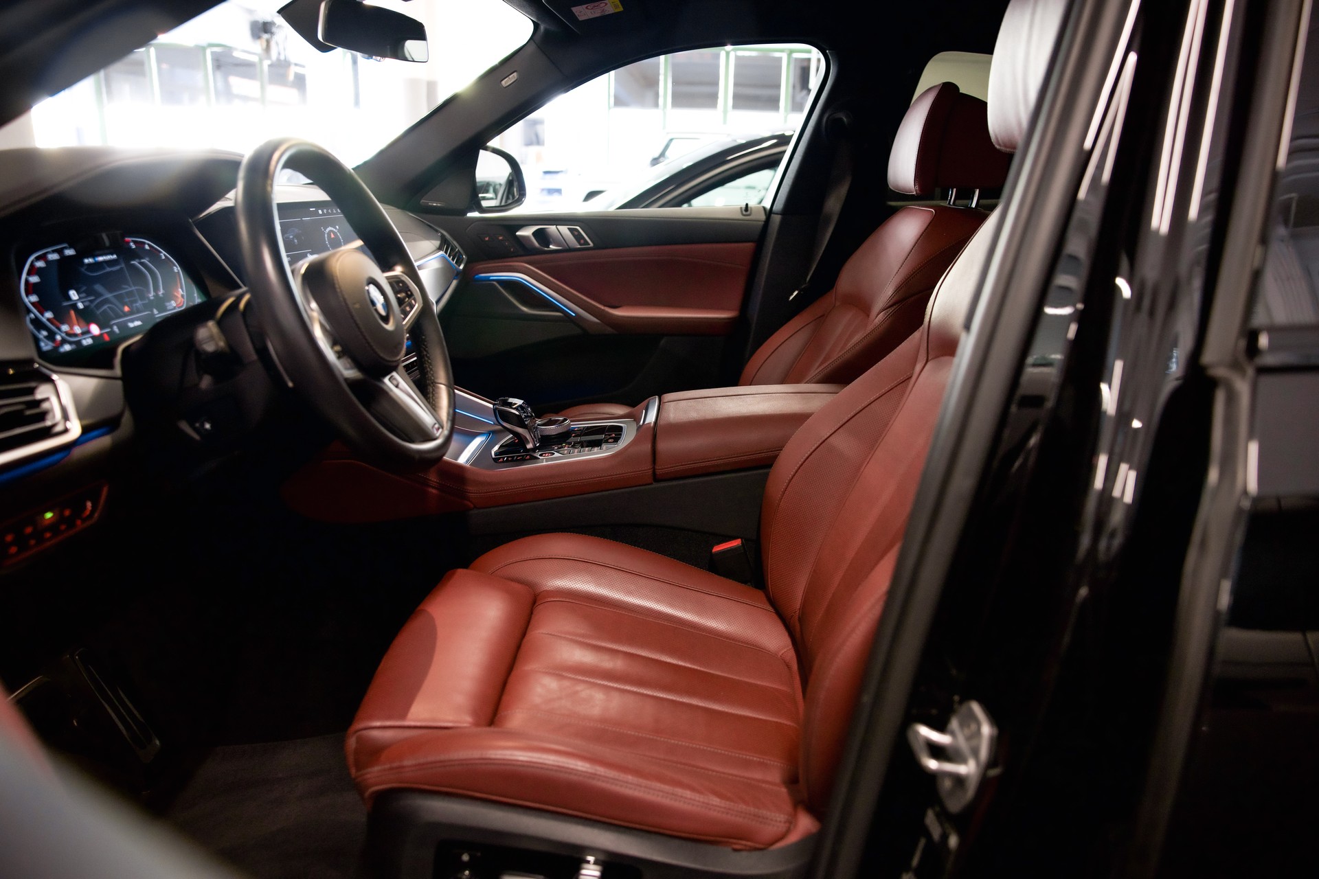 BMW X6 M50d *CH-Fahrzeug mit Gratisservice*-image-19