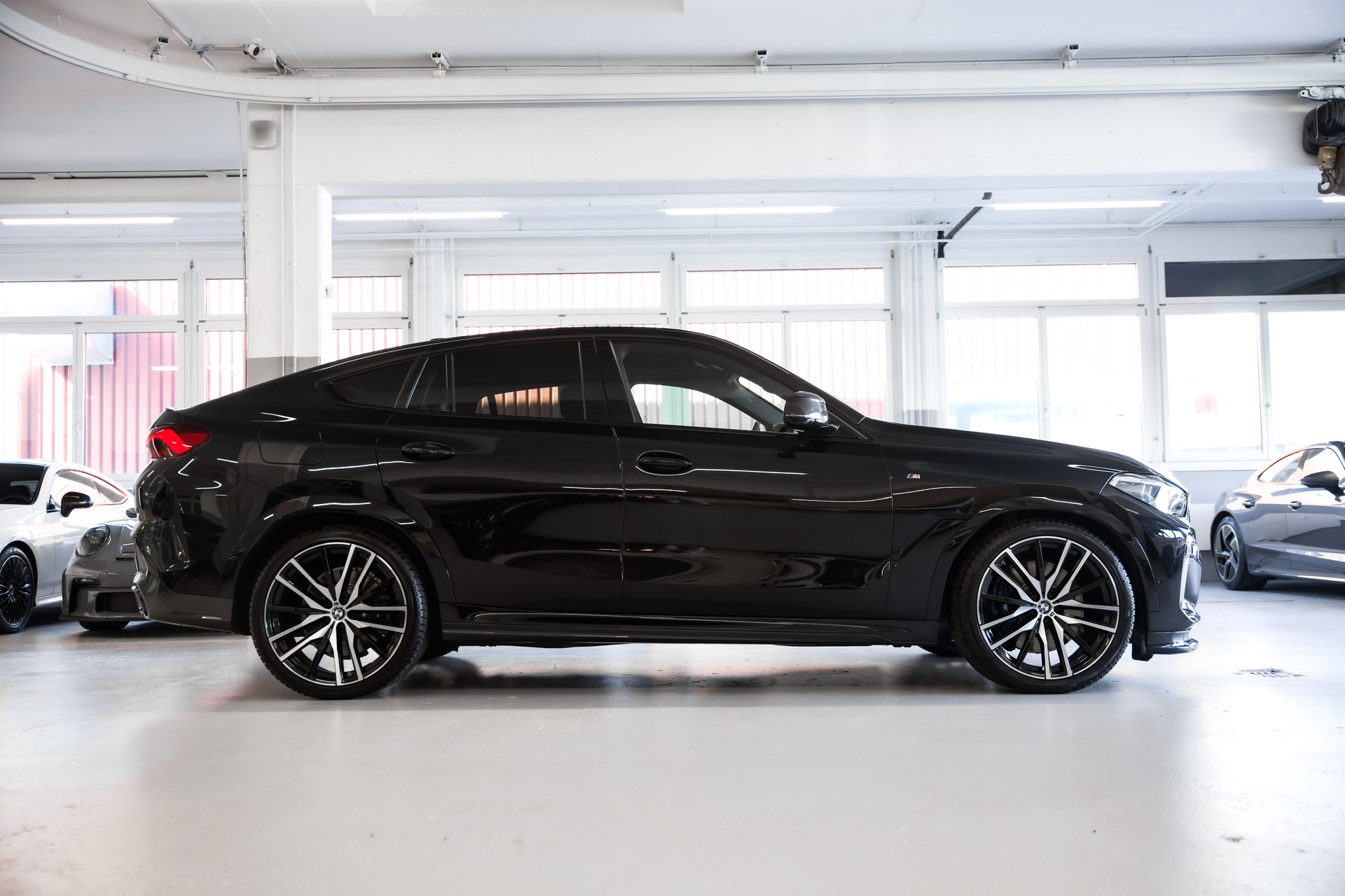 BMW X6 M50d *CH-Fahrzeug mit Gratisservice*-image-3