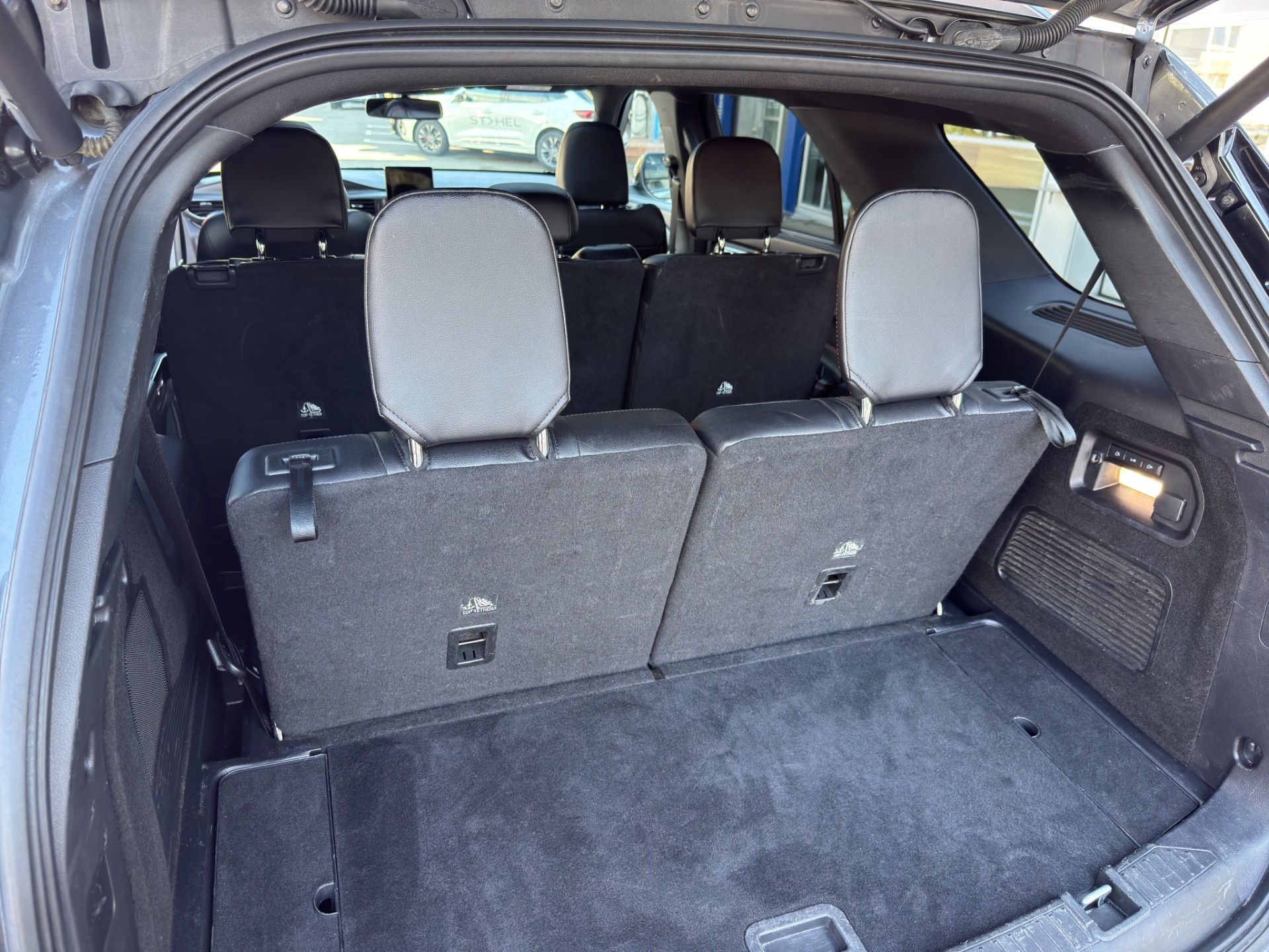 FORD Explorer 3.0 V6 Plug-in Hybrid ST-Line-image-14