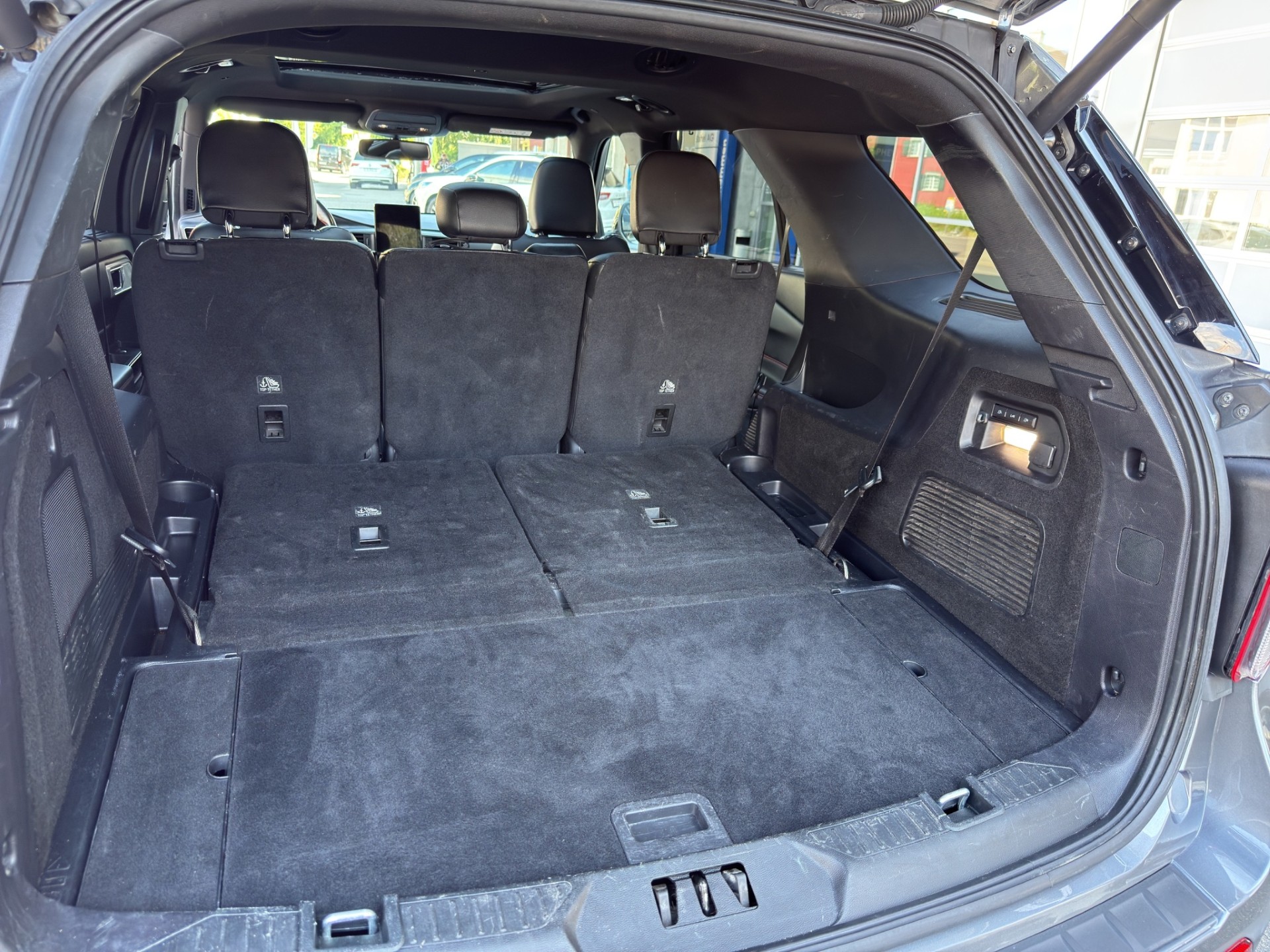 FORD Explorer 3.0 V6 Plug-in Hybrid ST-Line-image-15